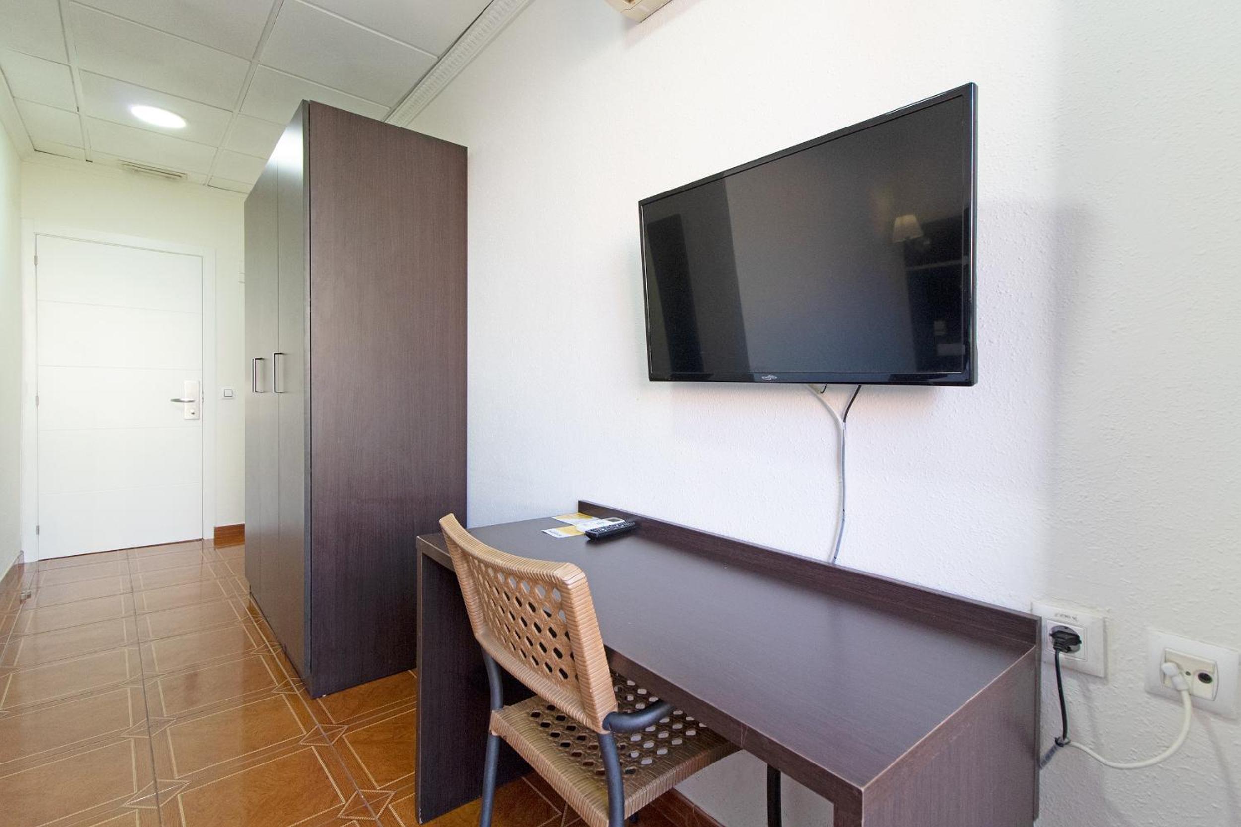 Double or Twin Room photo 3