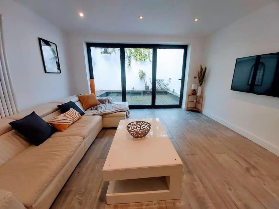 Four-Bedroom House photo 1