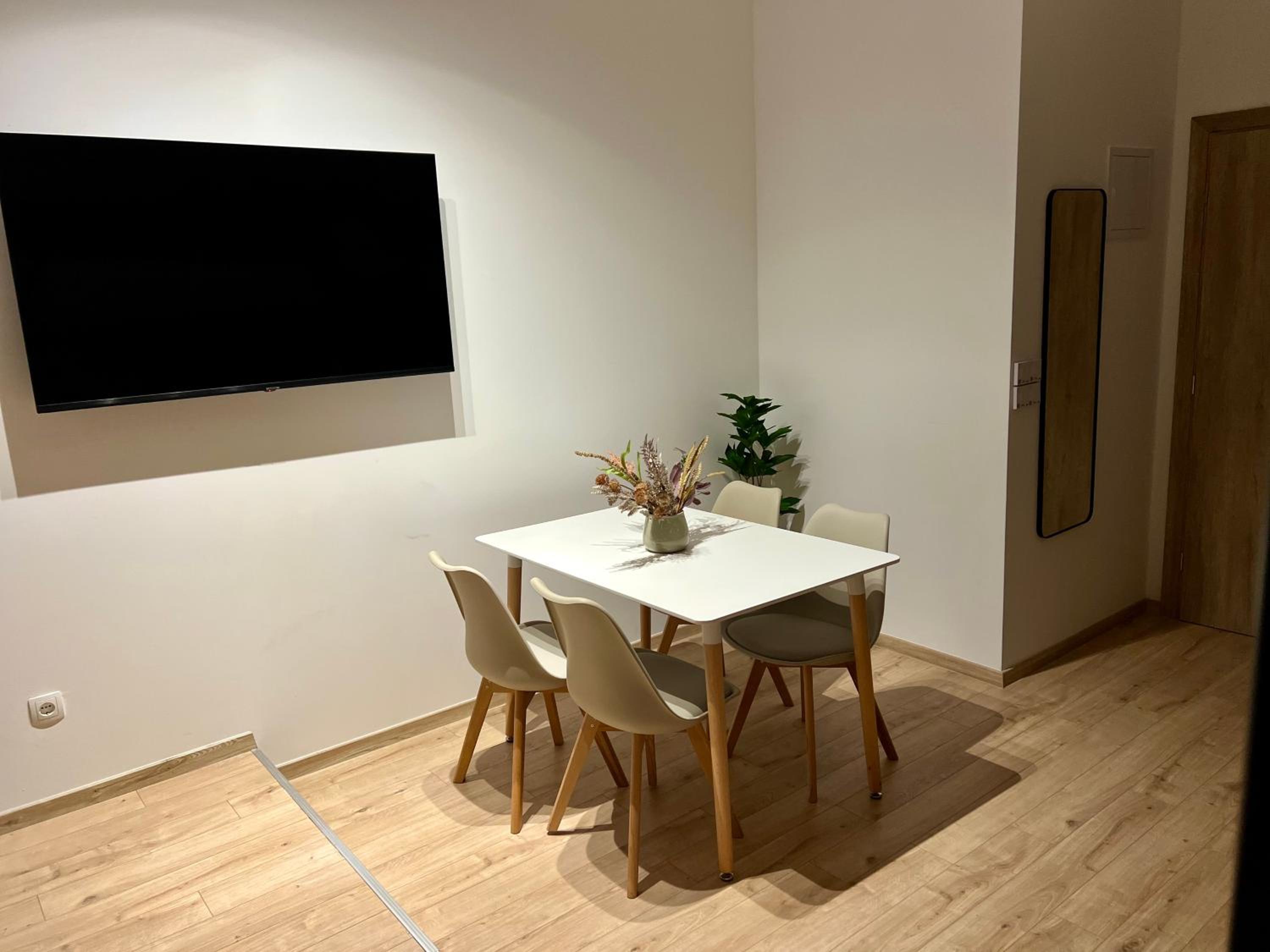 Deluxe Family Room photo 3