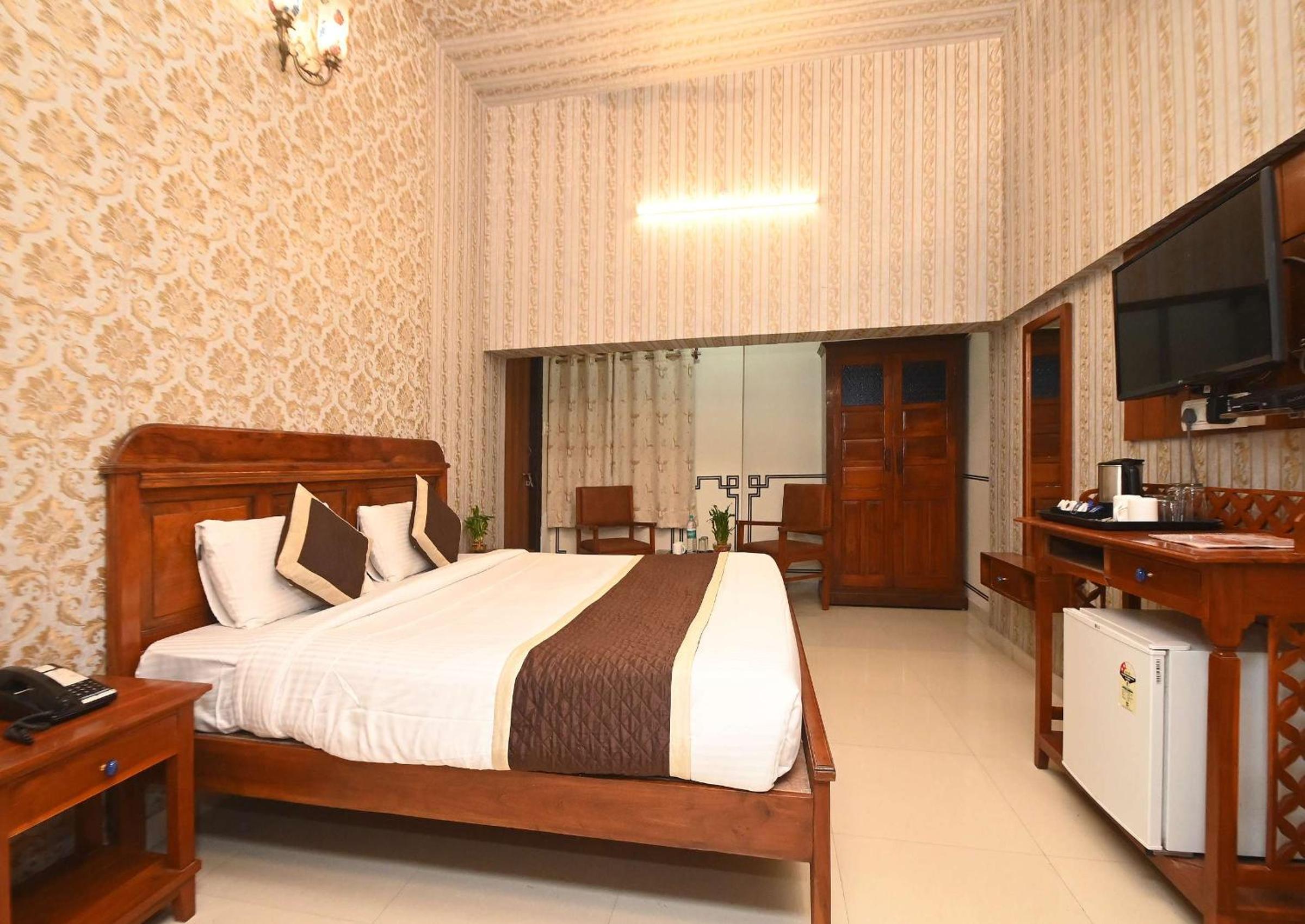 Superior Double Room - Photo 11