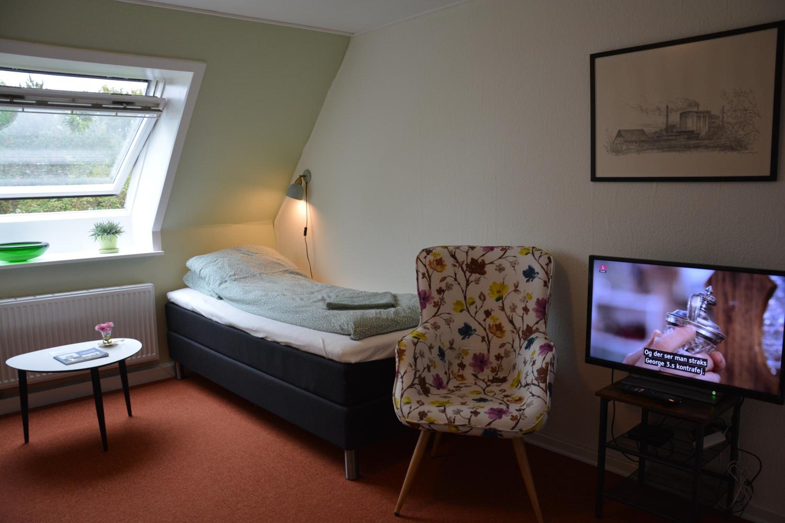 Double Room With Shared Bathroom photo 1