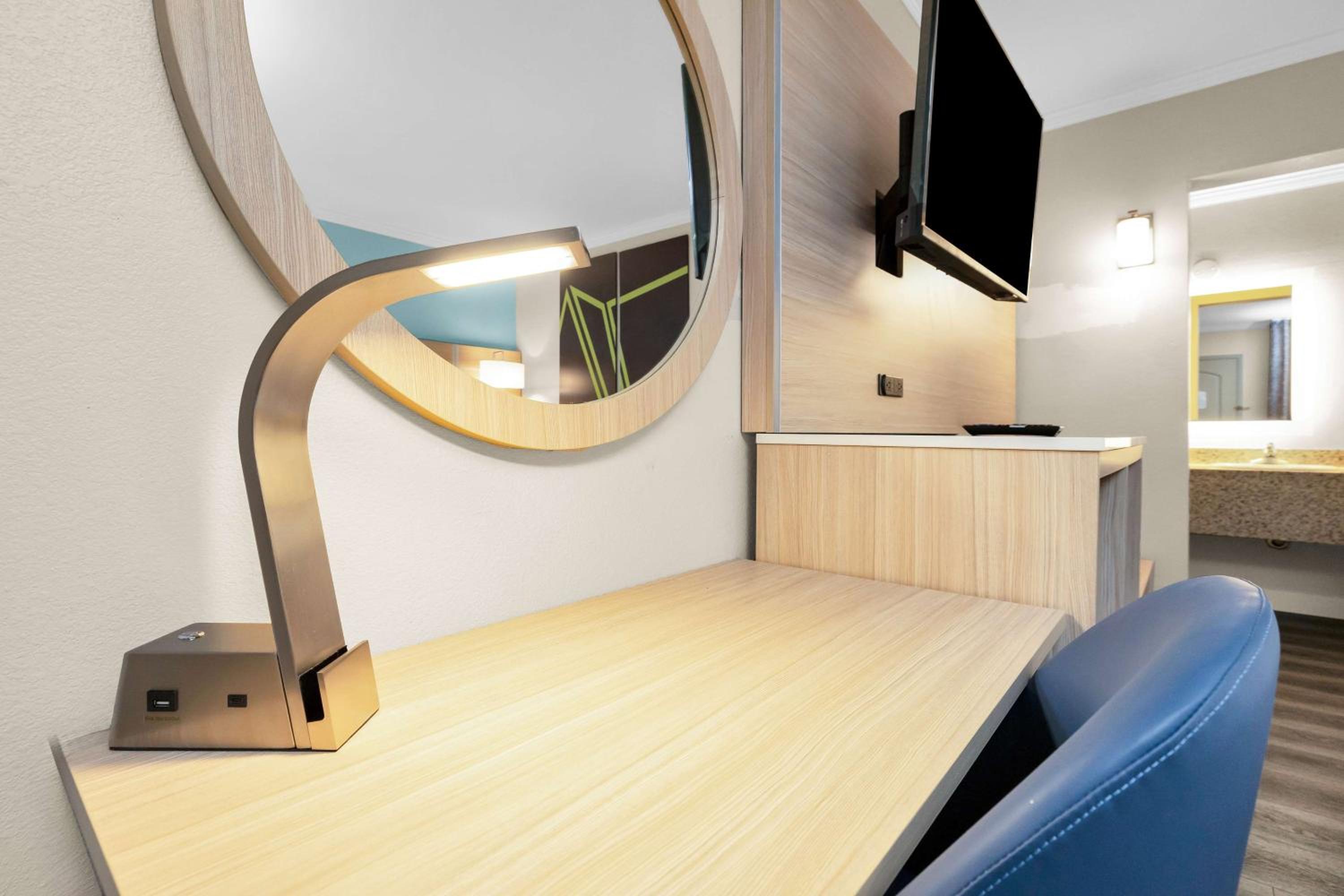 Double Room with Two Double Beds - Photo 16