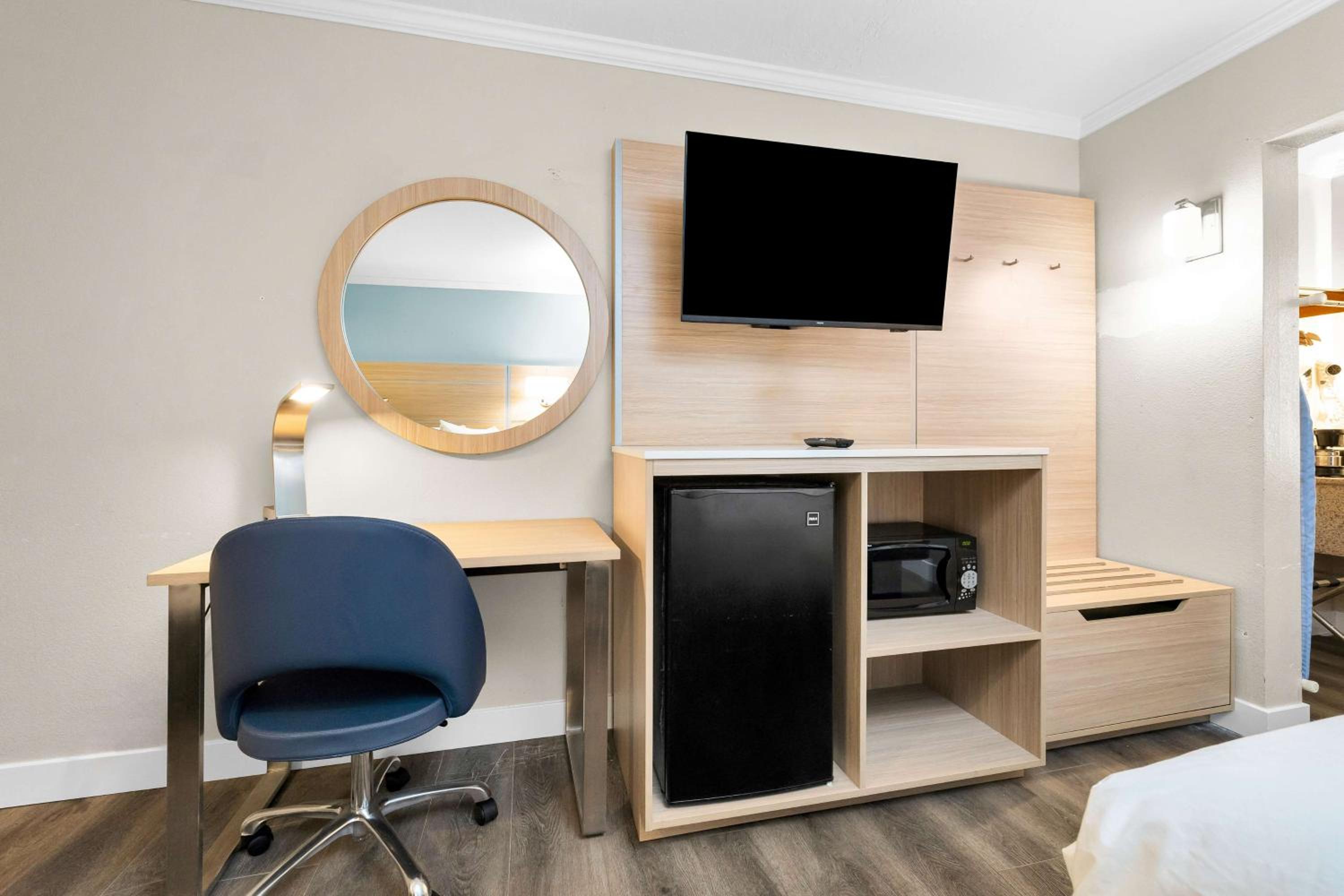 Double Room with Two Double Beds - Photo 3