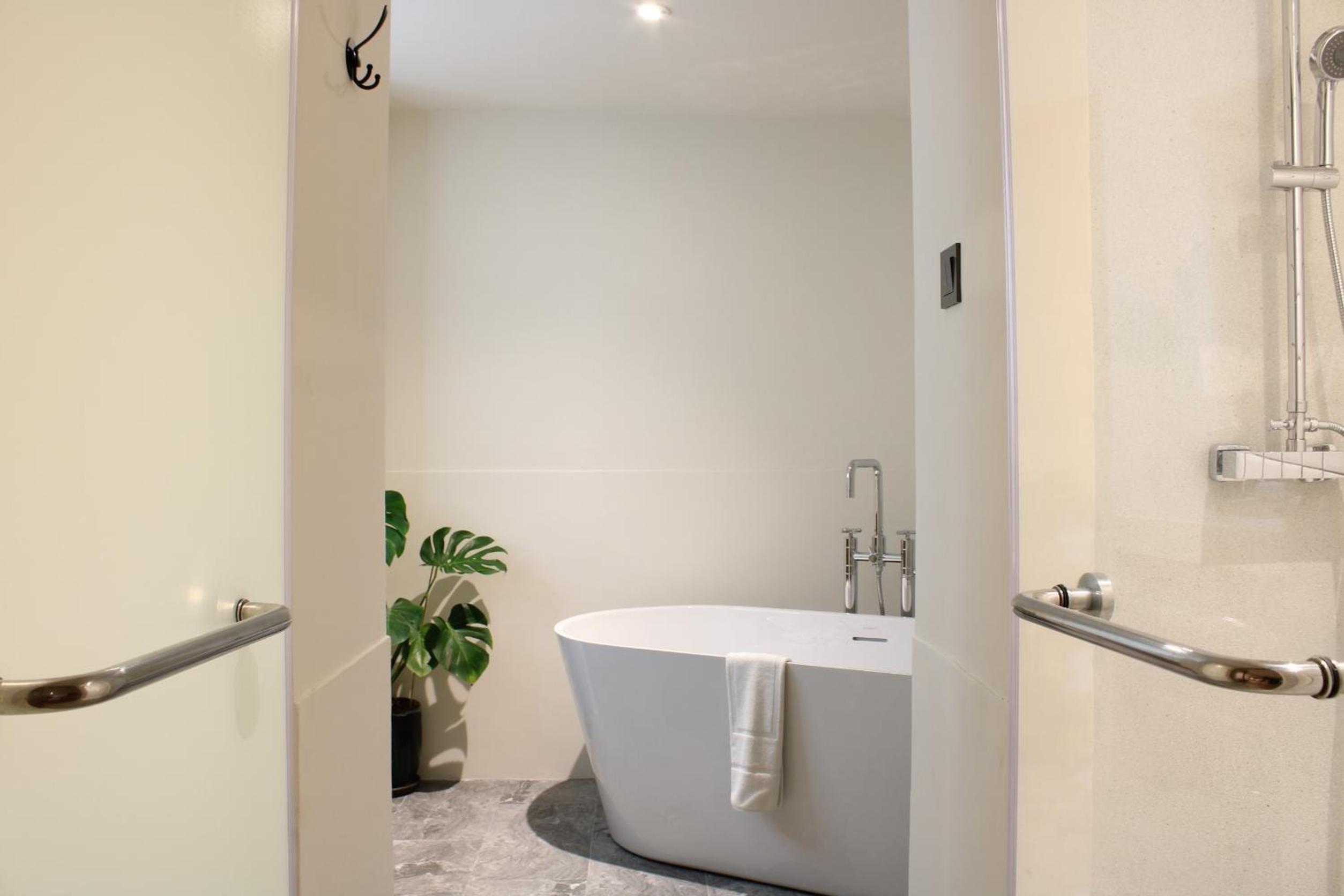 Superior Double or Twin Room with One-Way Airport  Transfer photo 2