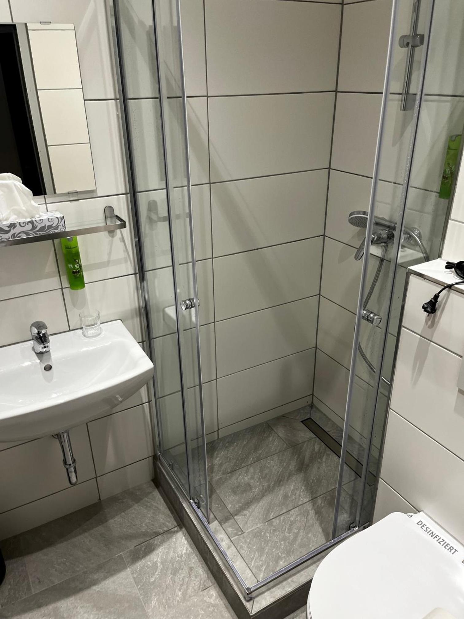 Double Room - Photo 15