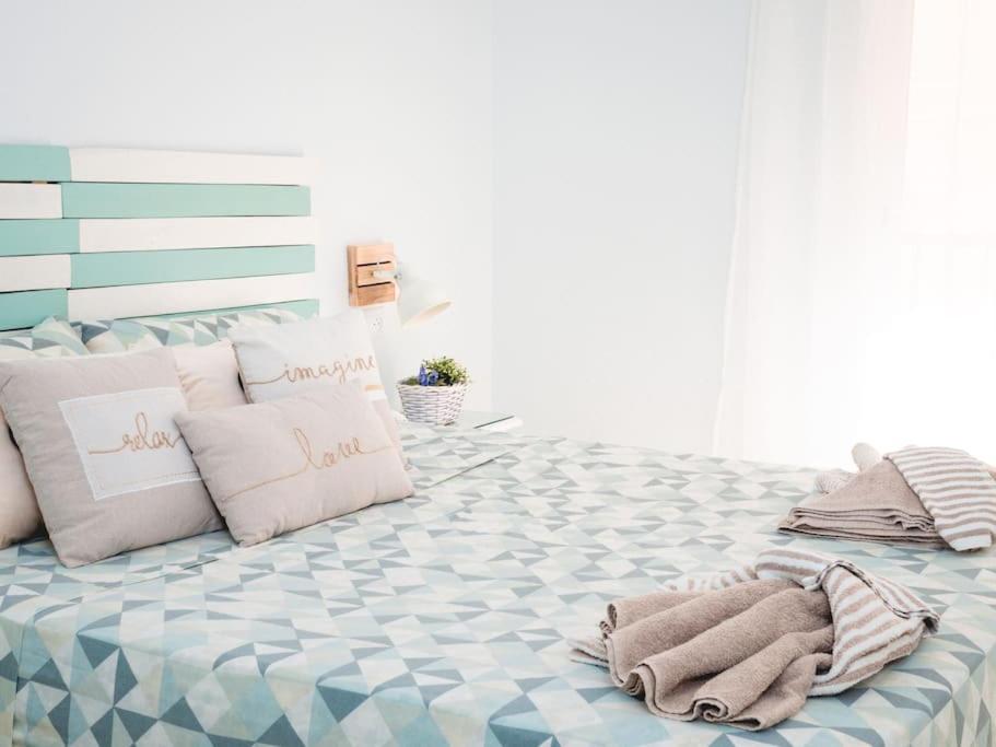 Apartamento de dos habitaciones con terraza y vista al mar