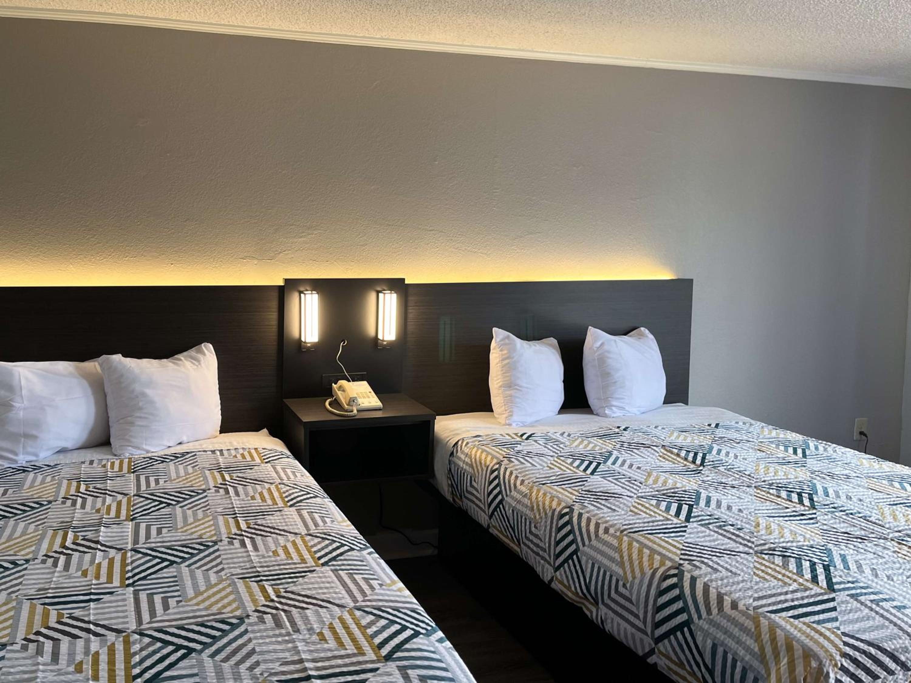 Queen Room with Two Queen Beds - Disability Access - Non-Smoking photo 2
