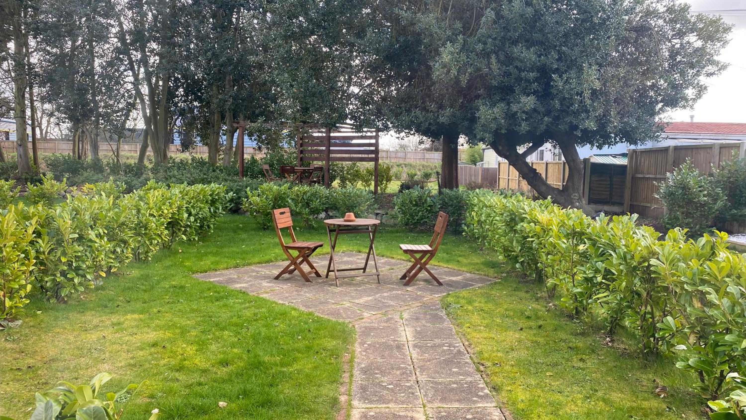 Double Room with Garden - Photo 6