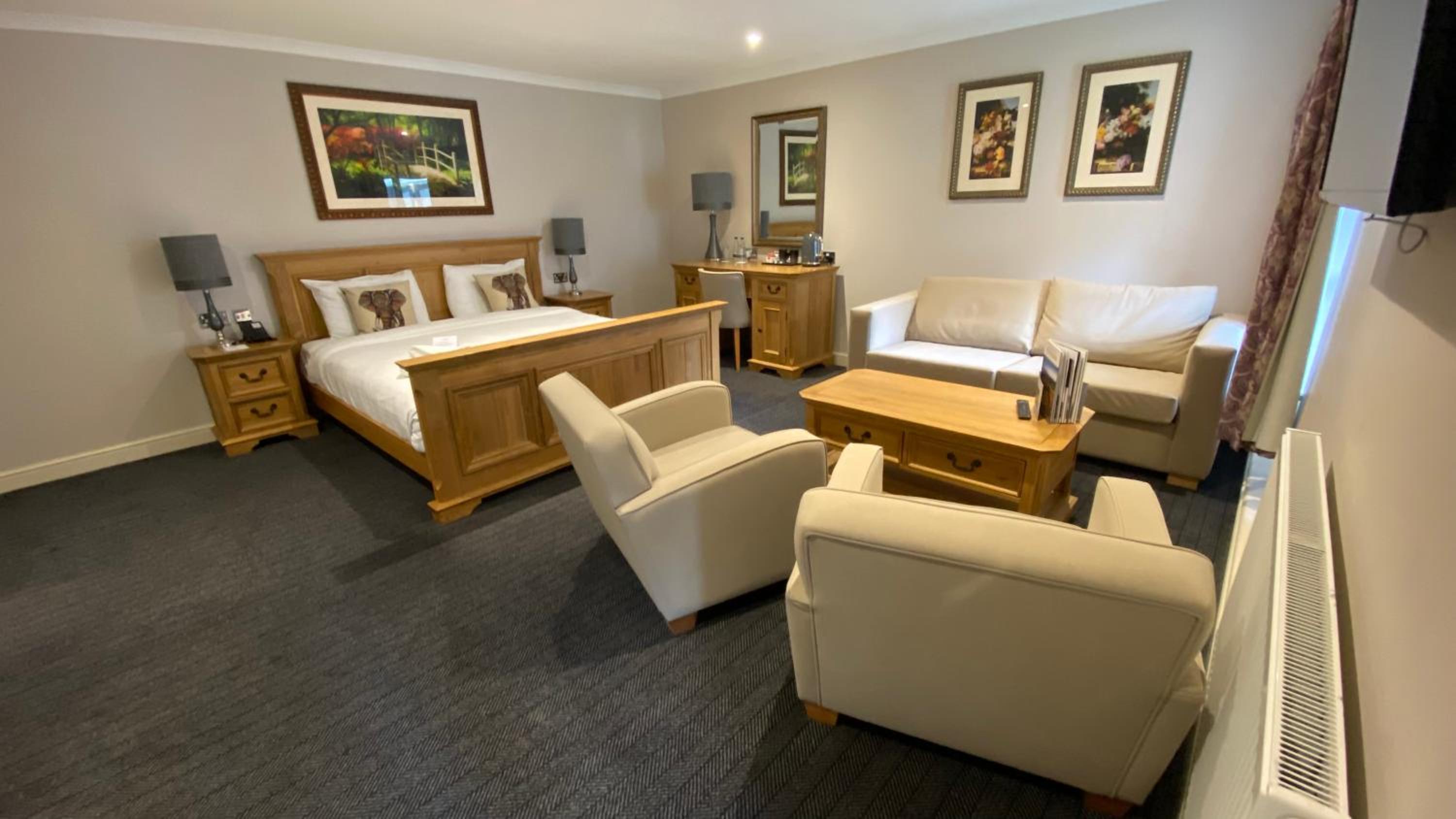 Standard Suite - Photo 1