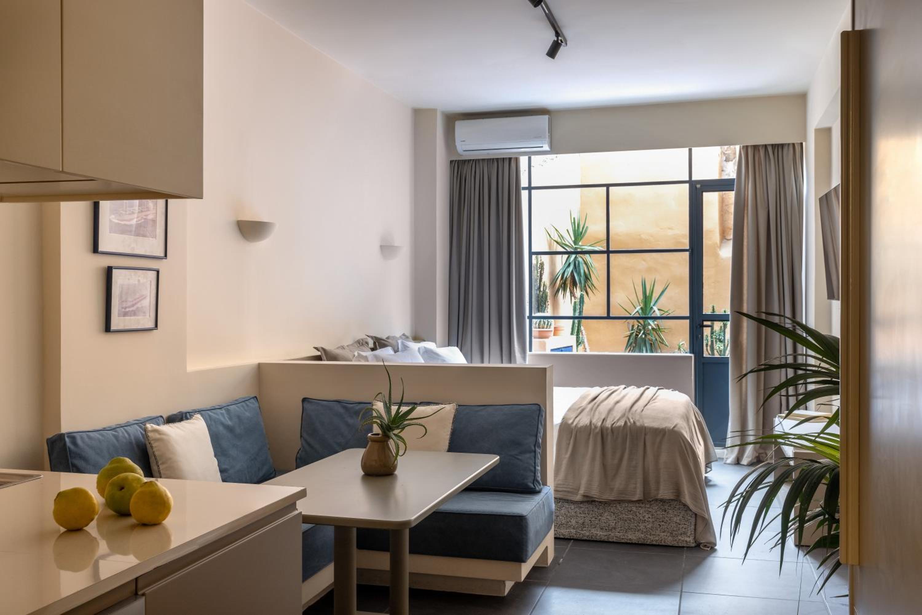 Apartment with Terrace photo 2