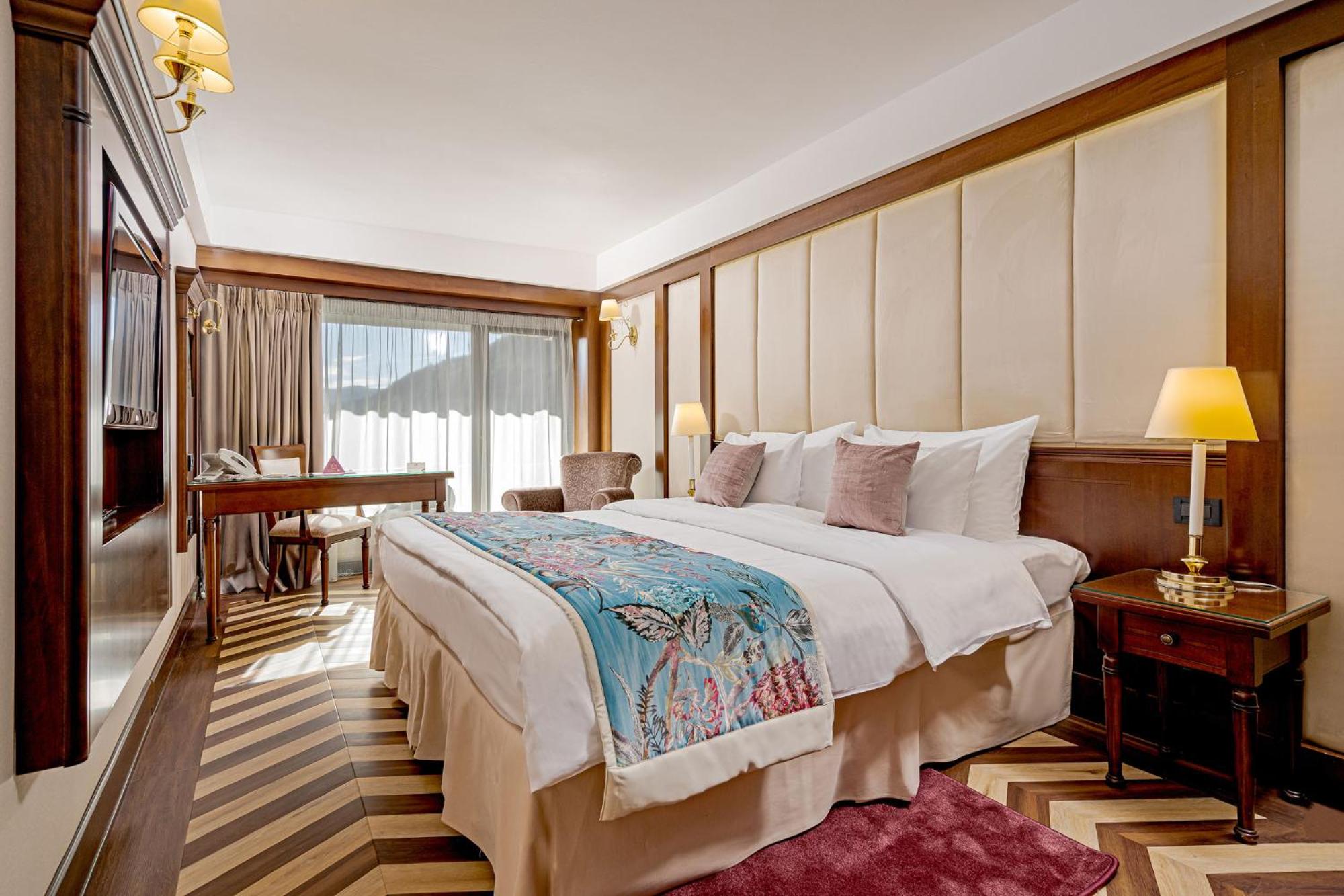 Standard Double Room - North View with Balcony & Spa access - Photo 1