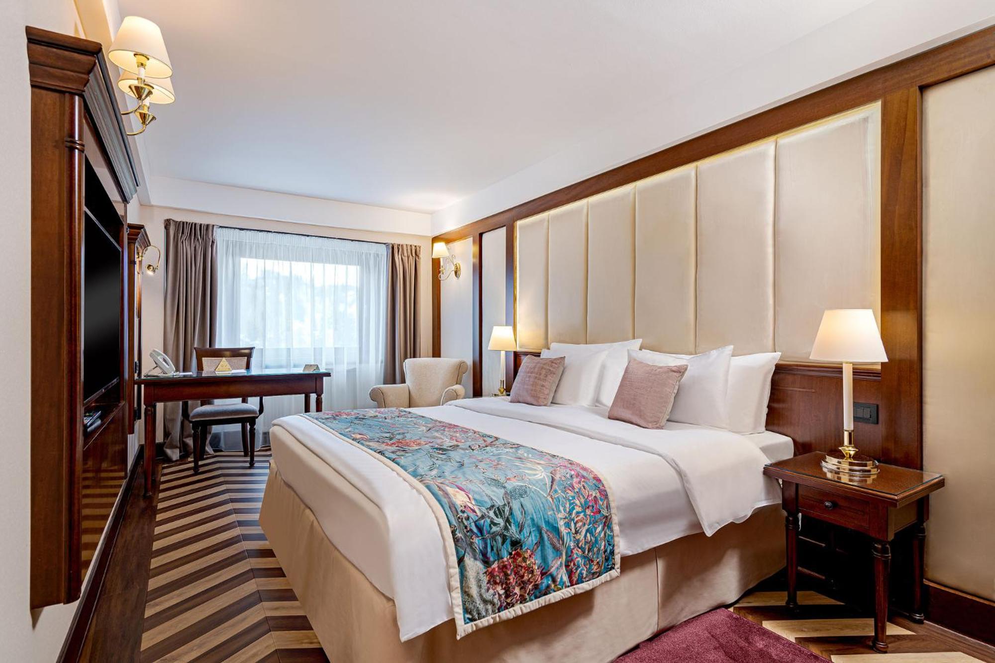 Double Room without Balcony & Spa access - Photo 12