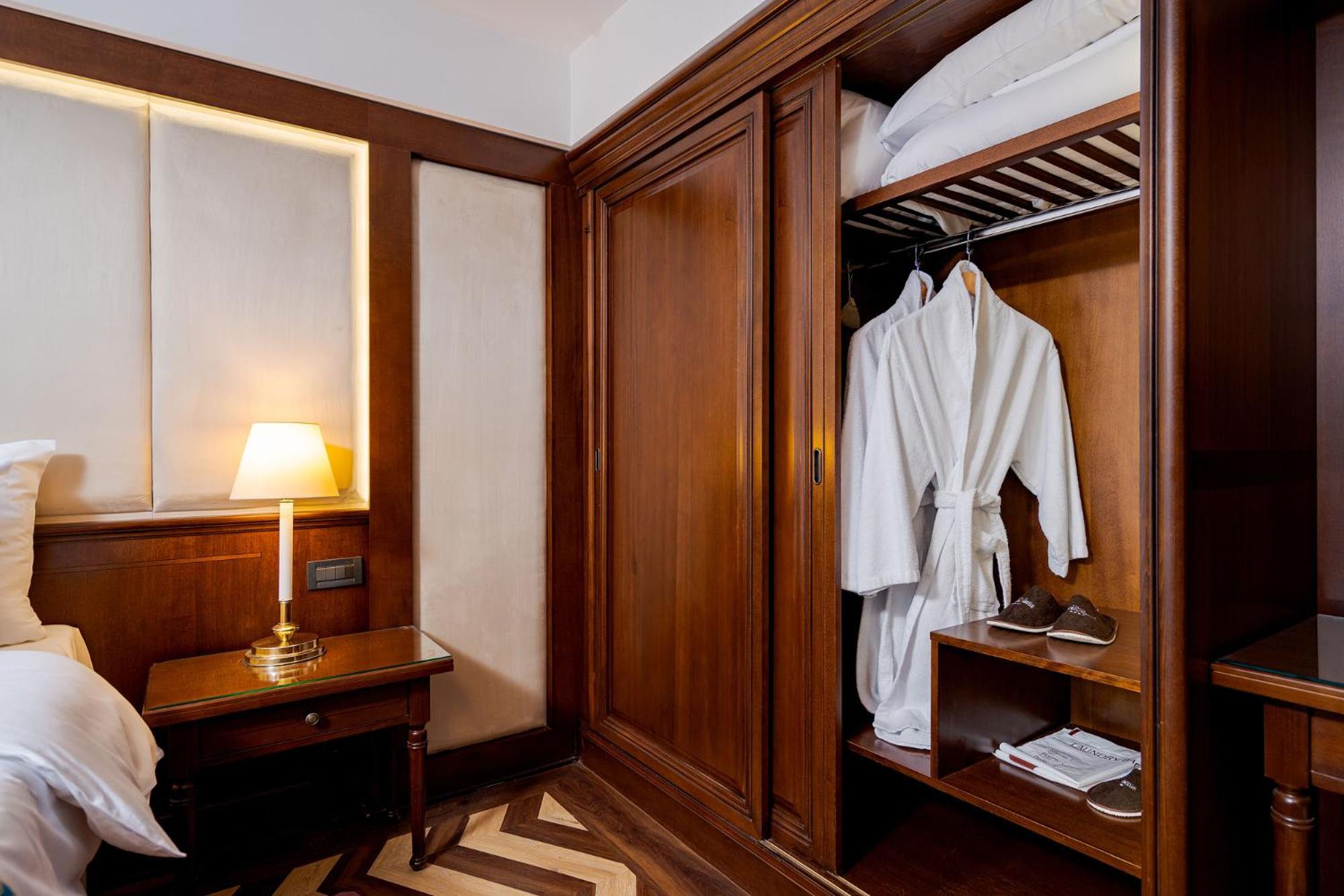 Standard Double Room - North View with Balcony & Spa access - Photo 11