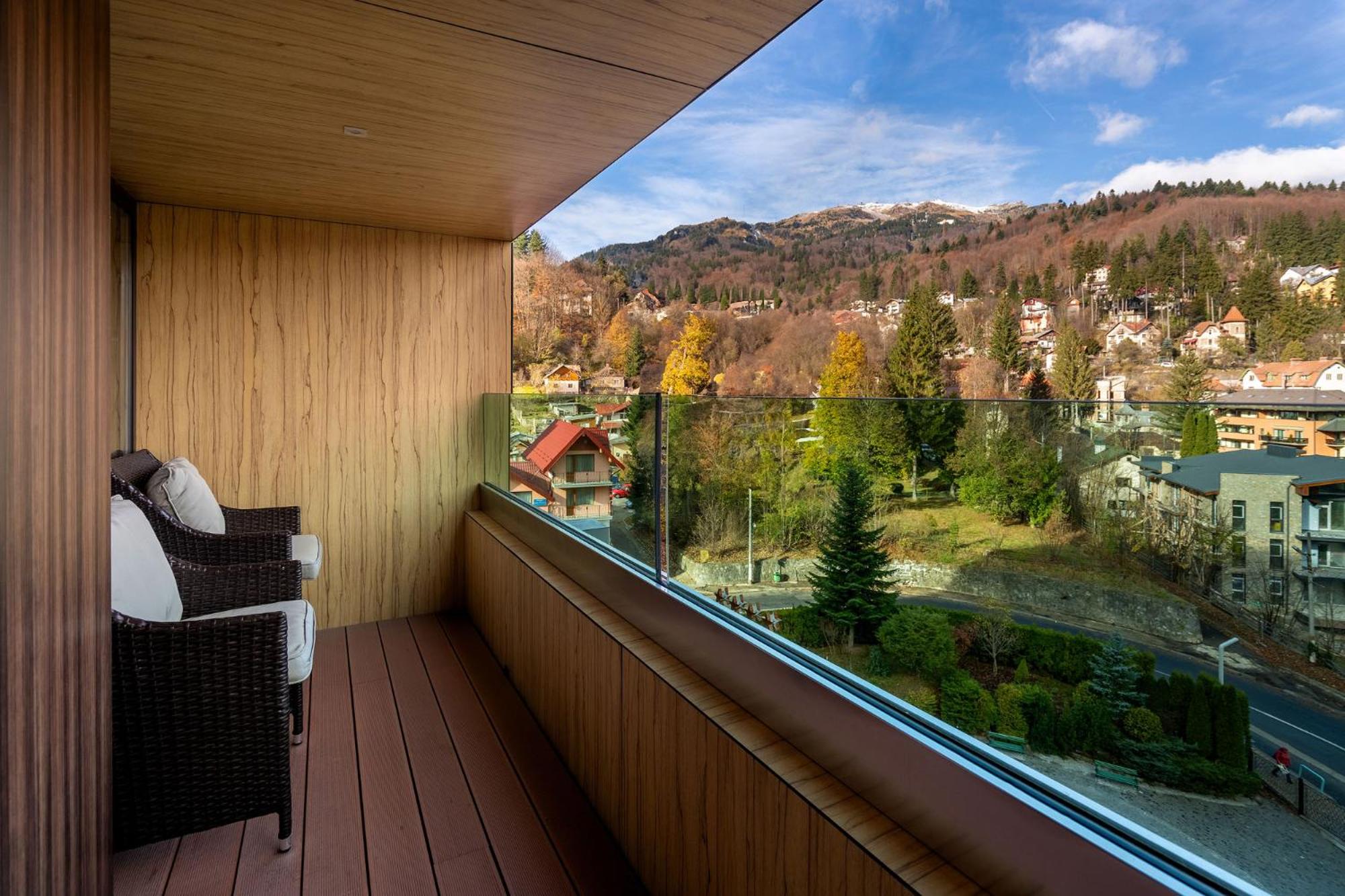 One-Bedroom Suite with Balcony& Spa access - Photo 5