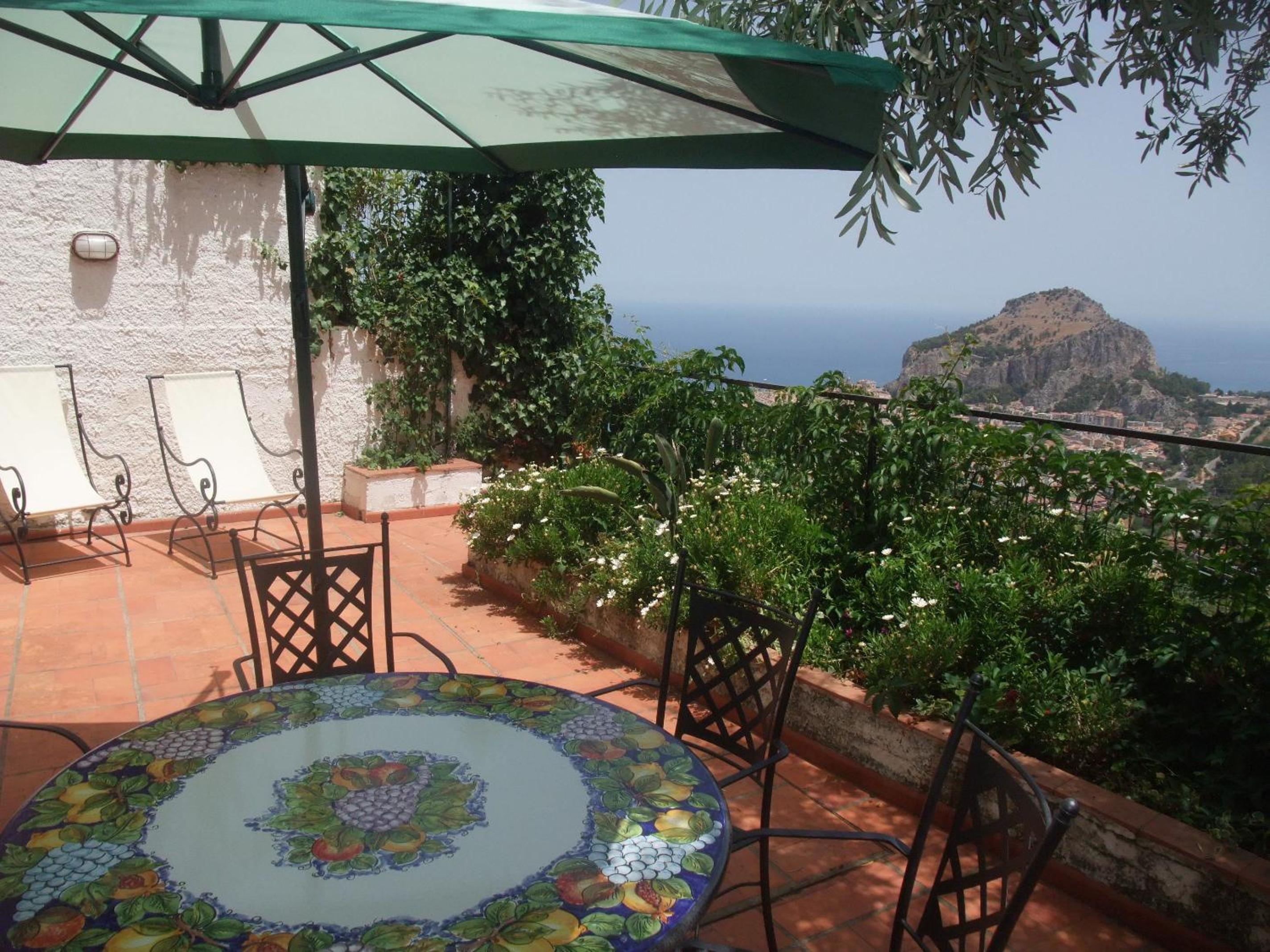 Two-Bedroom Apartment with Terrace - Photo 2