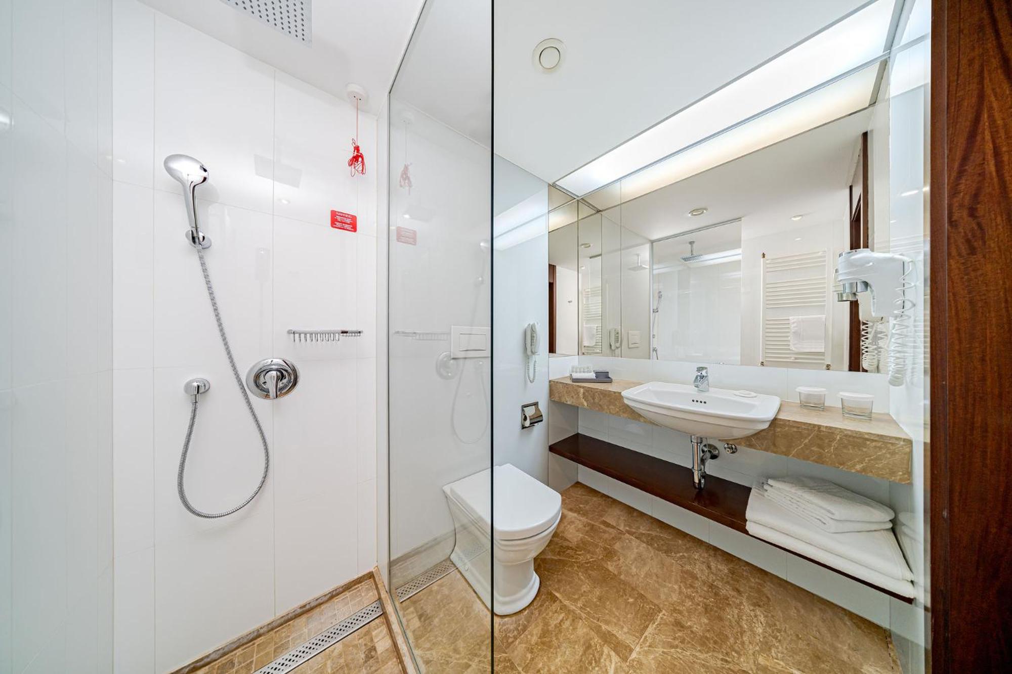 Standard Double Room - North View with Balcony & Spa access - Photo 15