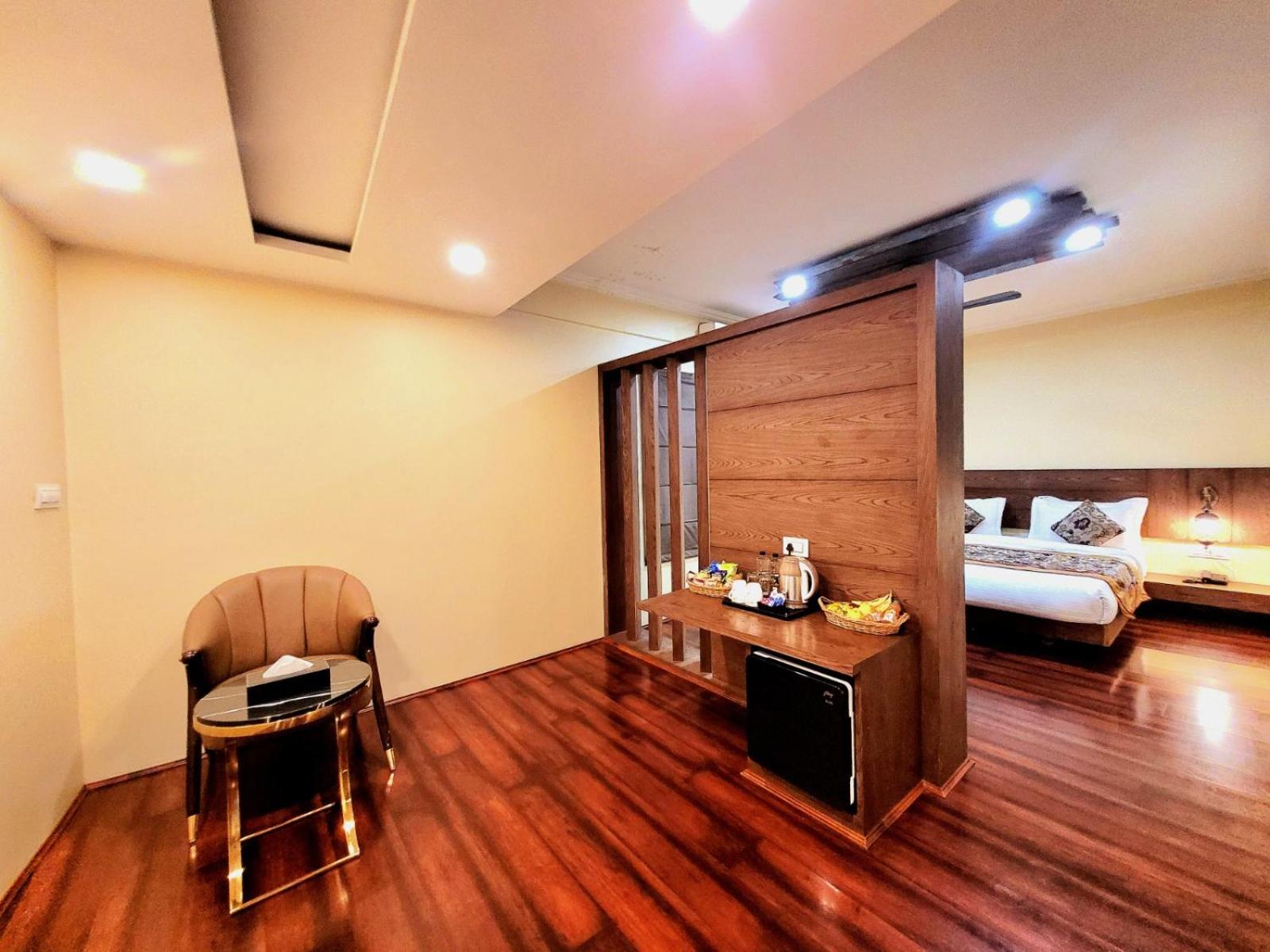 Deluxe Room - Photo 7