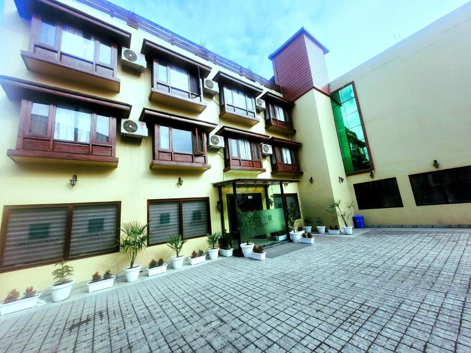 Deluxe Room - Photo 9