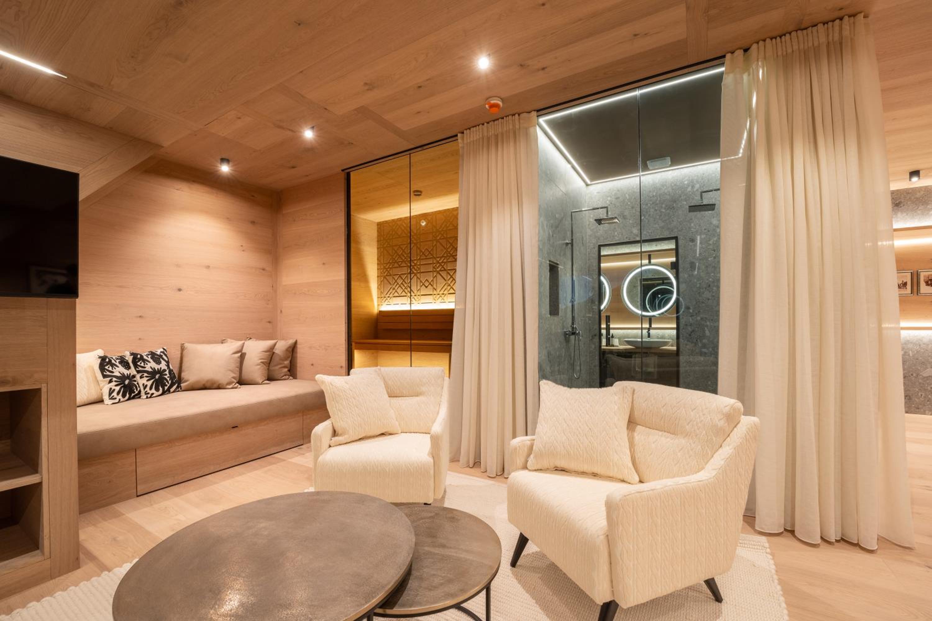 Suite with Sauna photo 2