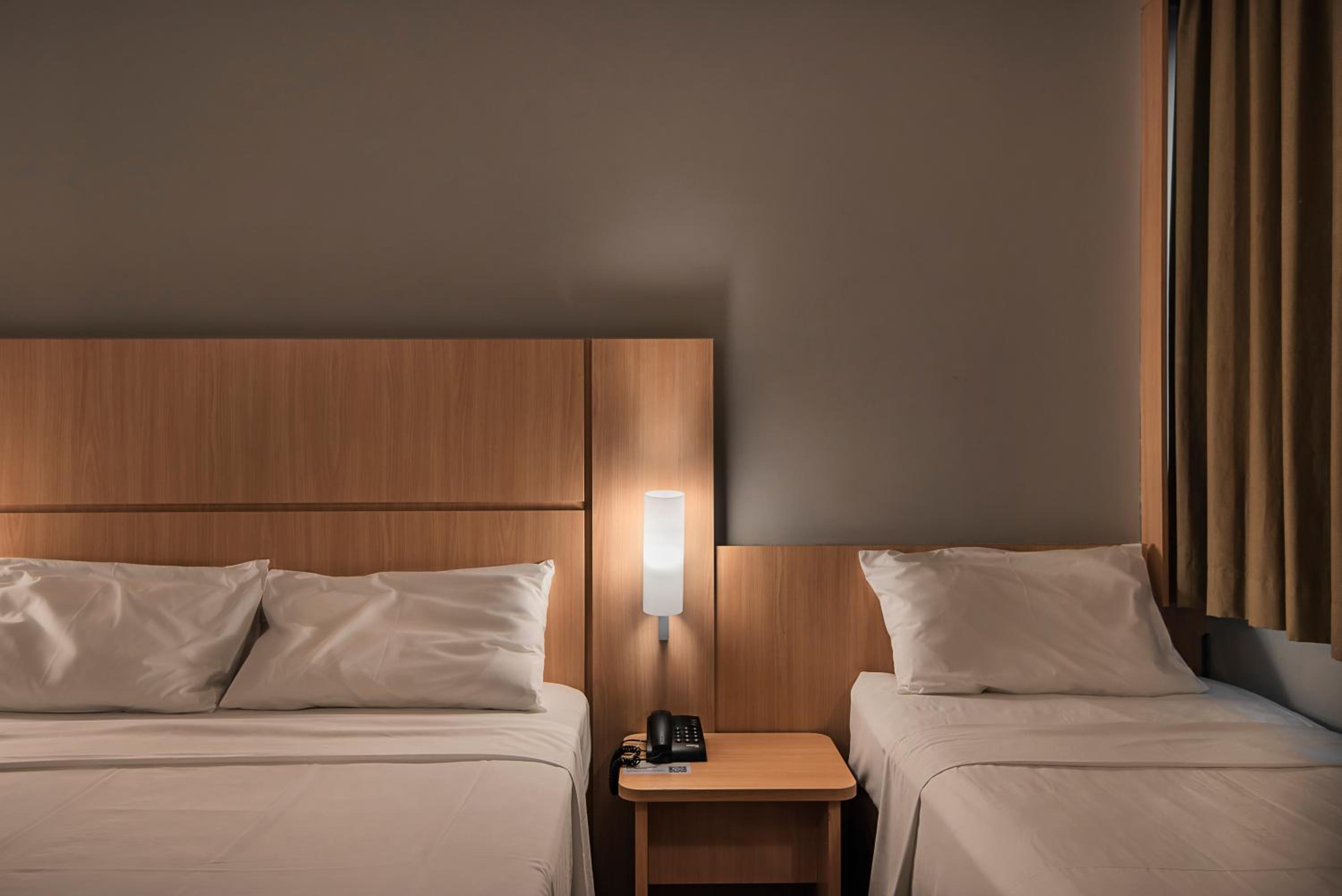 Standard Room with One Double Bed and One Single Bed photo 2