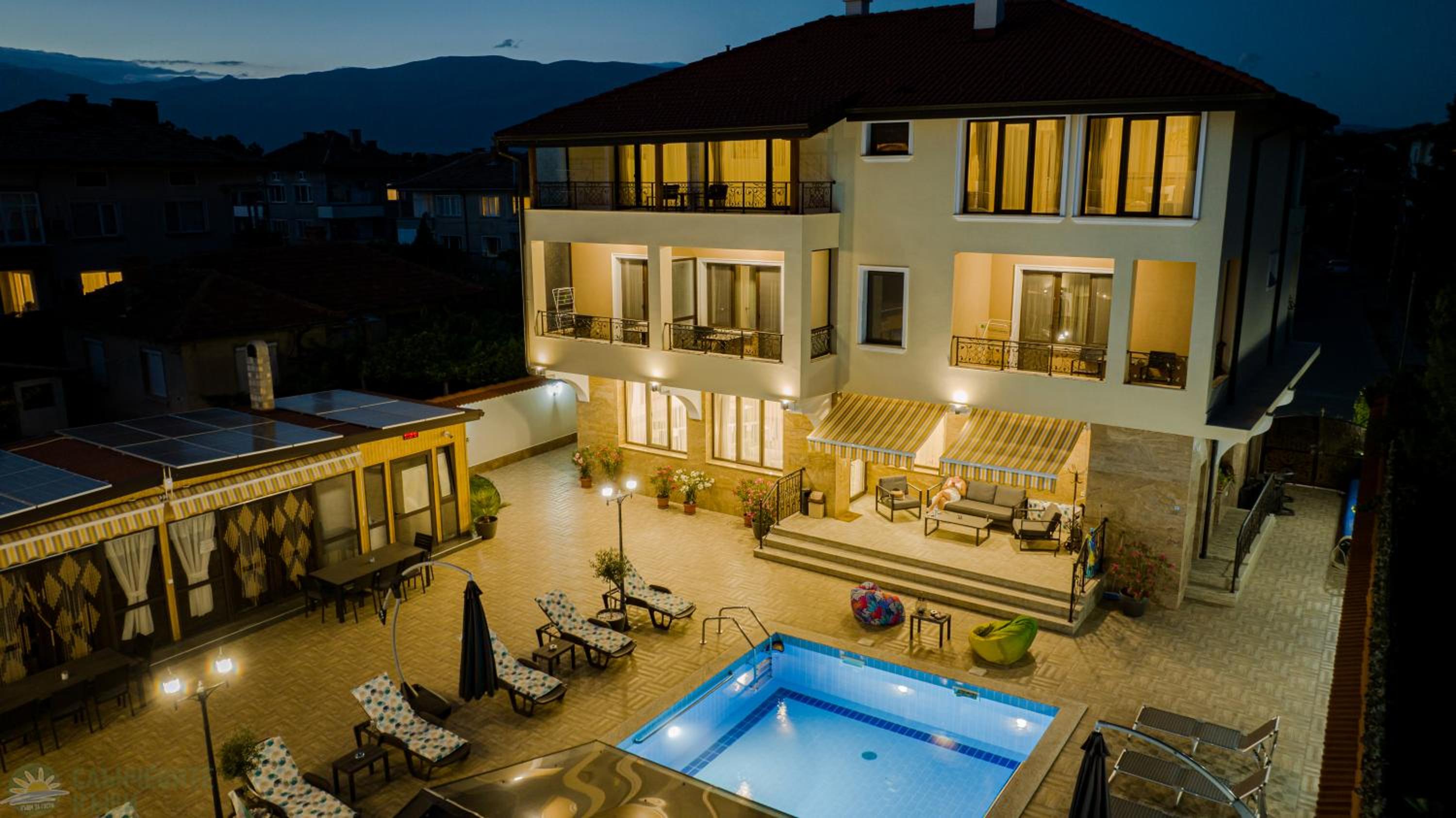 Villa photo 2