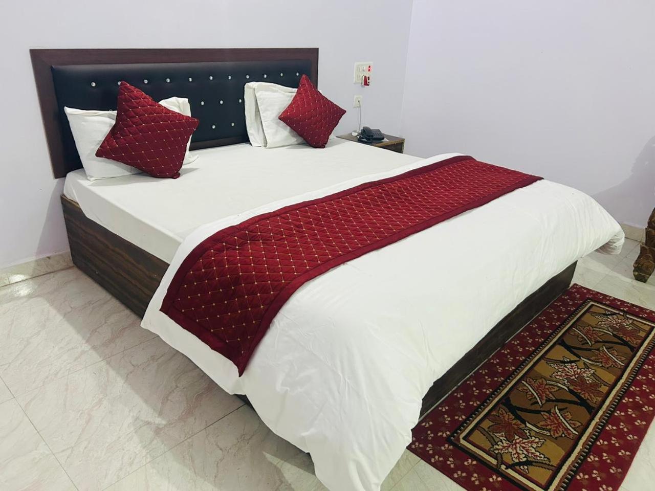 Budget Double Room - Photo 3