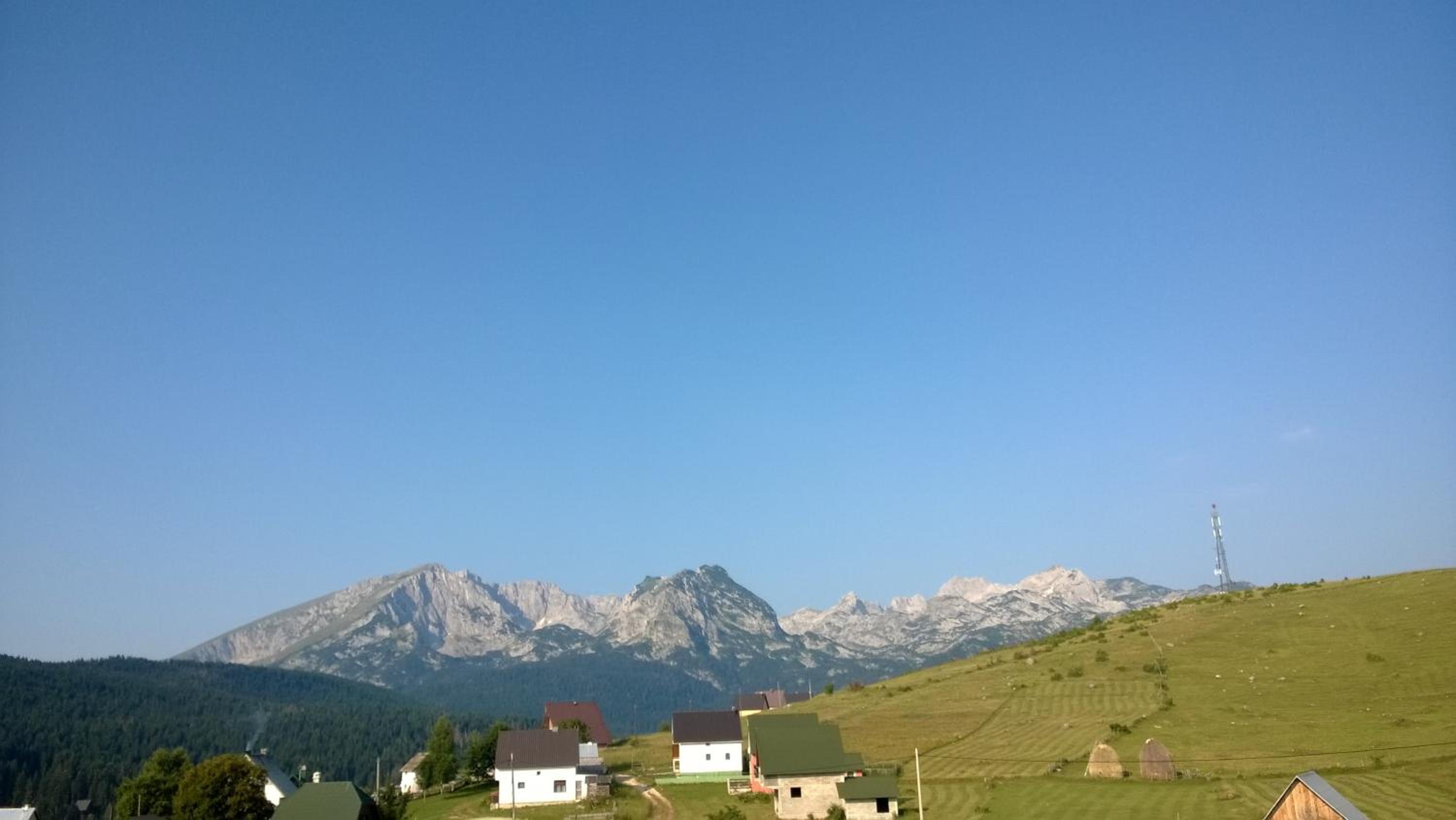 Cottage with Mountain View - Photo 23