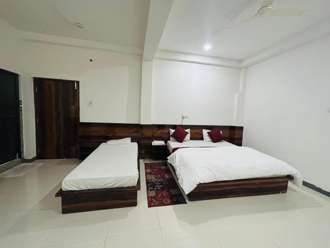 Budget Double Room - Photo 2