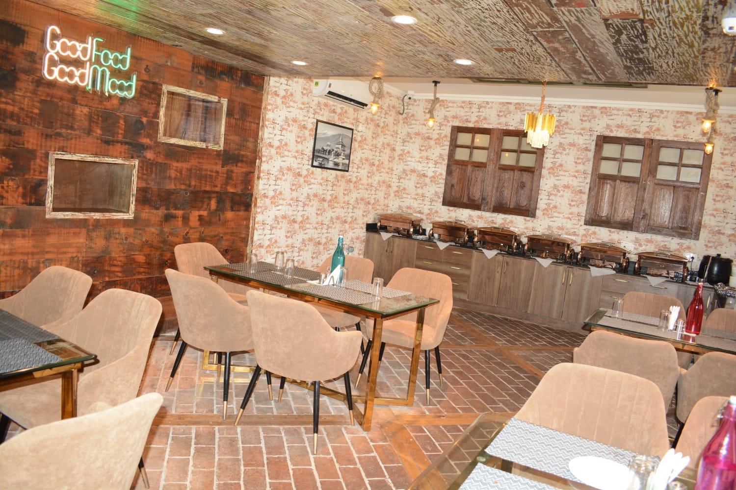 Deluxe Room - Photo 2