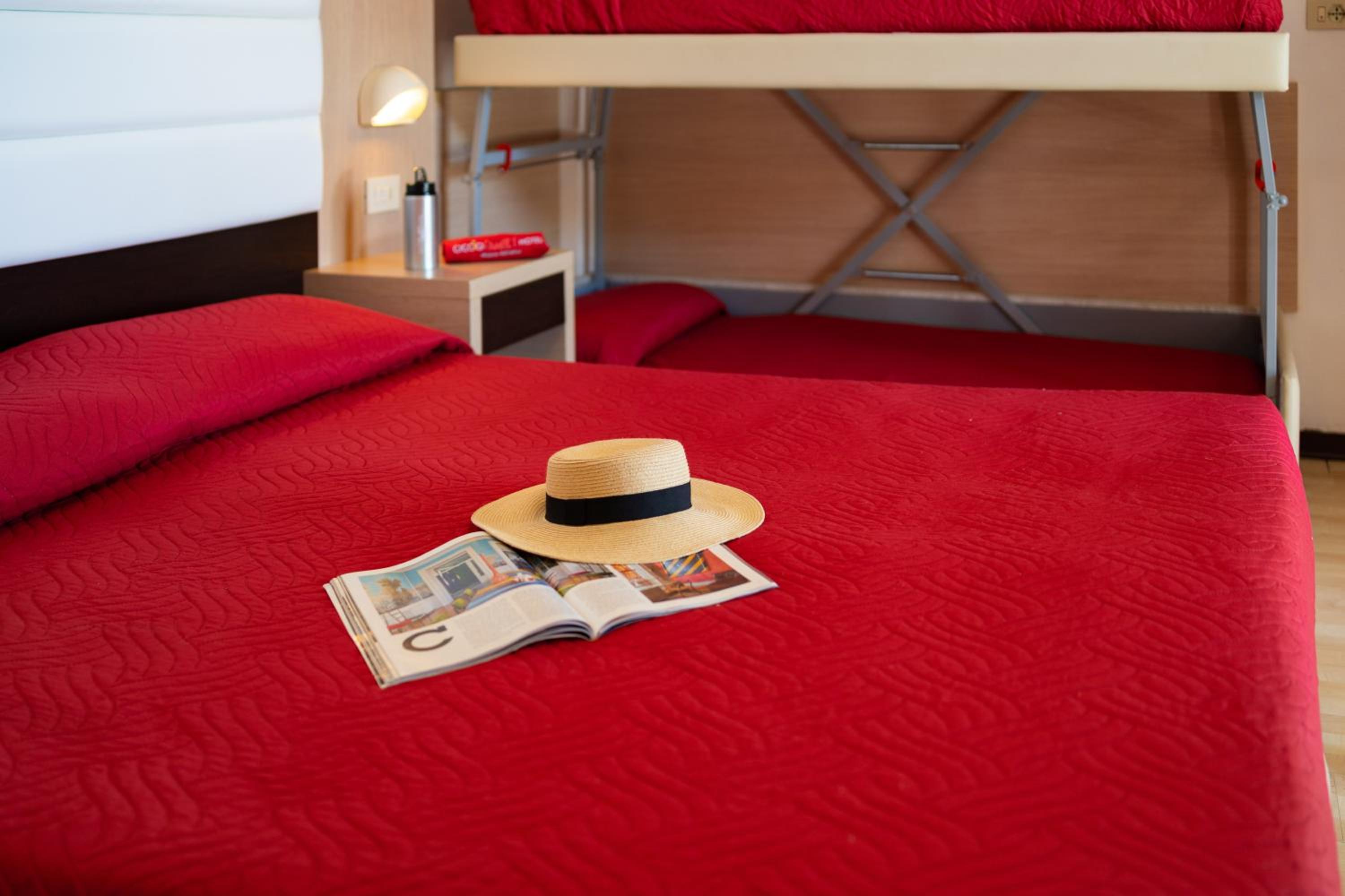 Quadruple Room - Photo 3