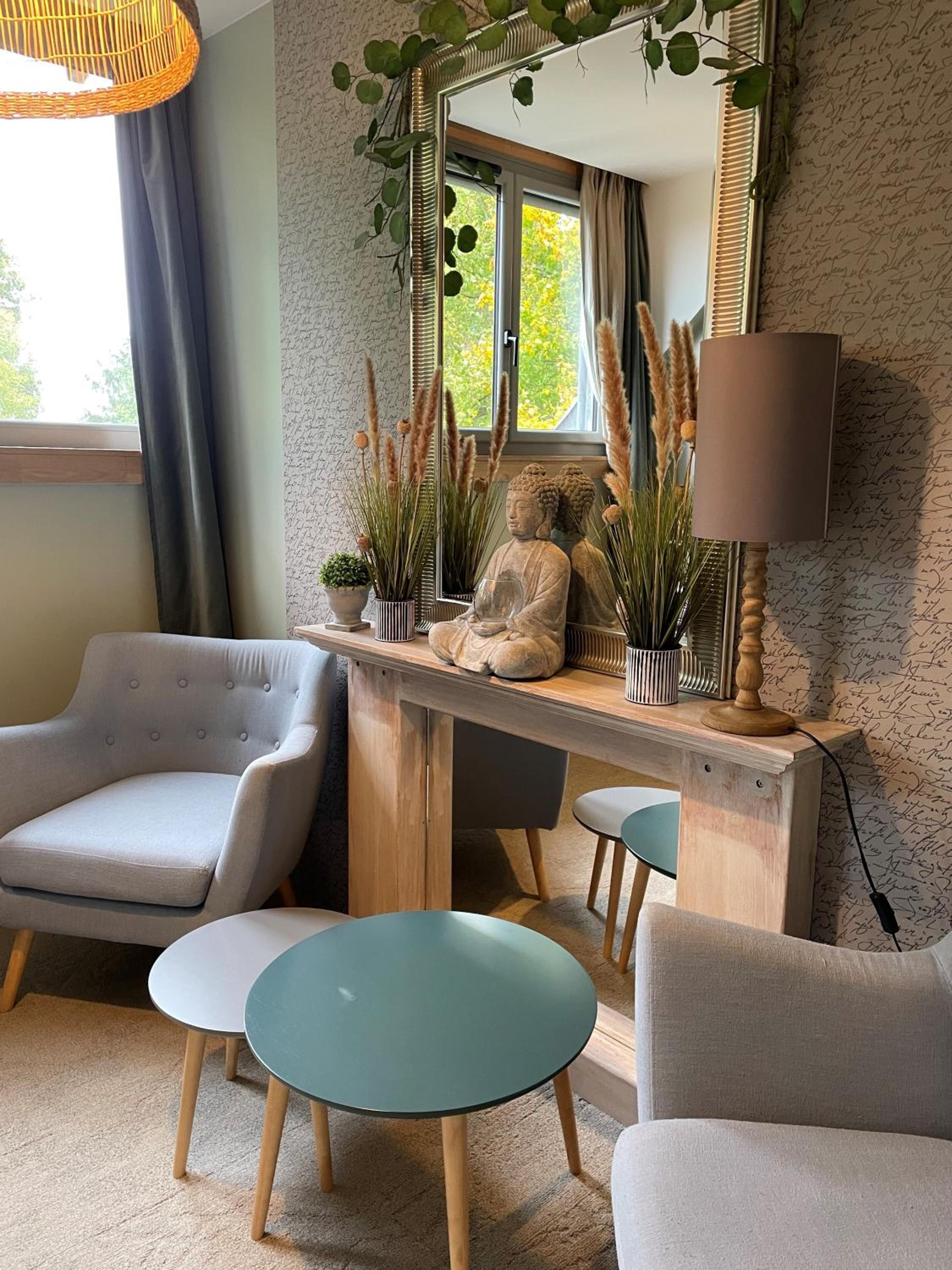 Double Room with small living room area - Carpe Diem