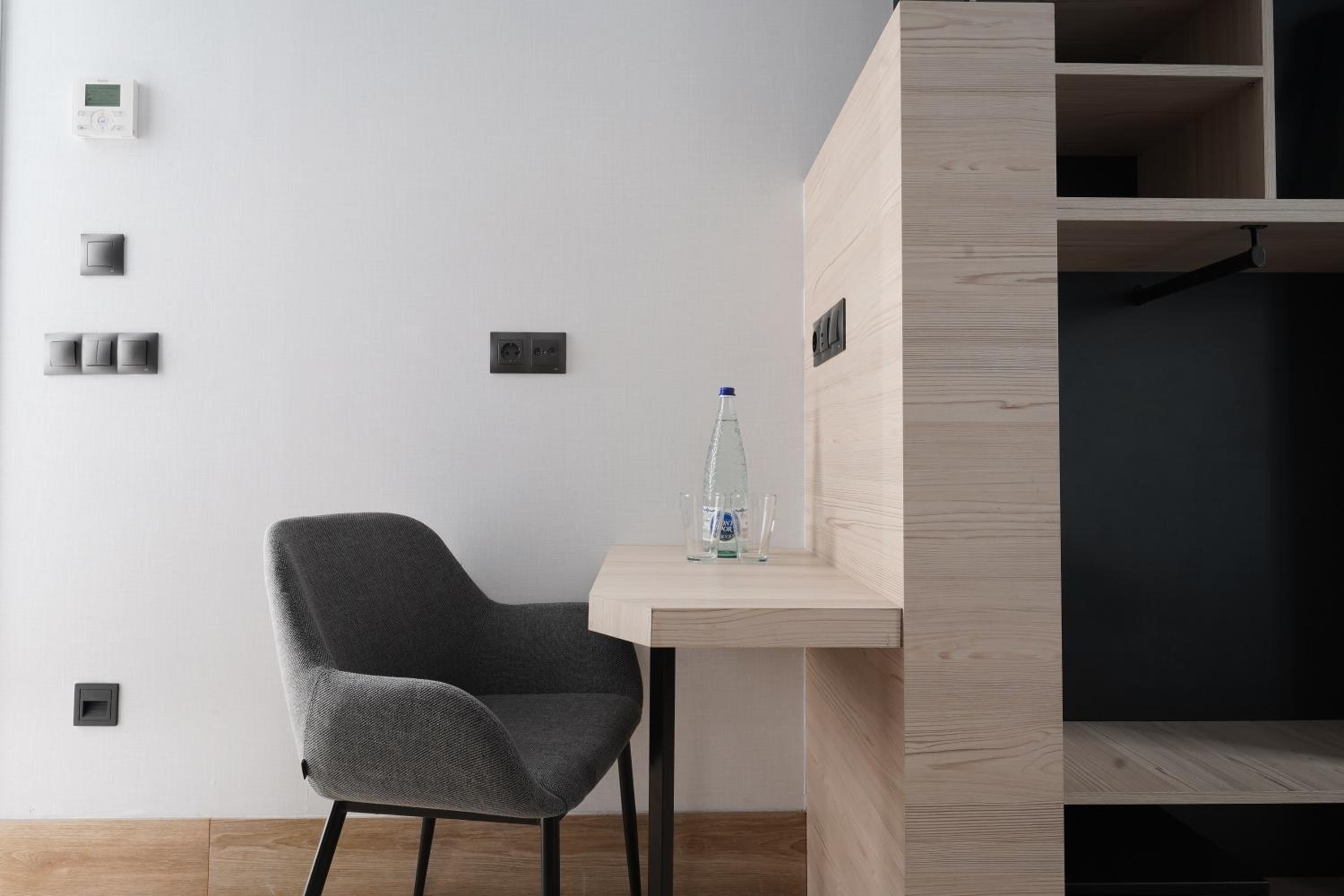 Medium Studio with Kitchenette and Terrace photo 2