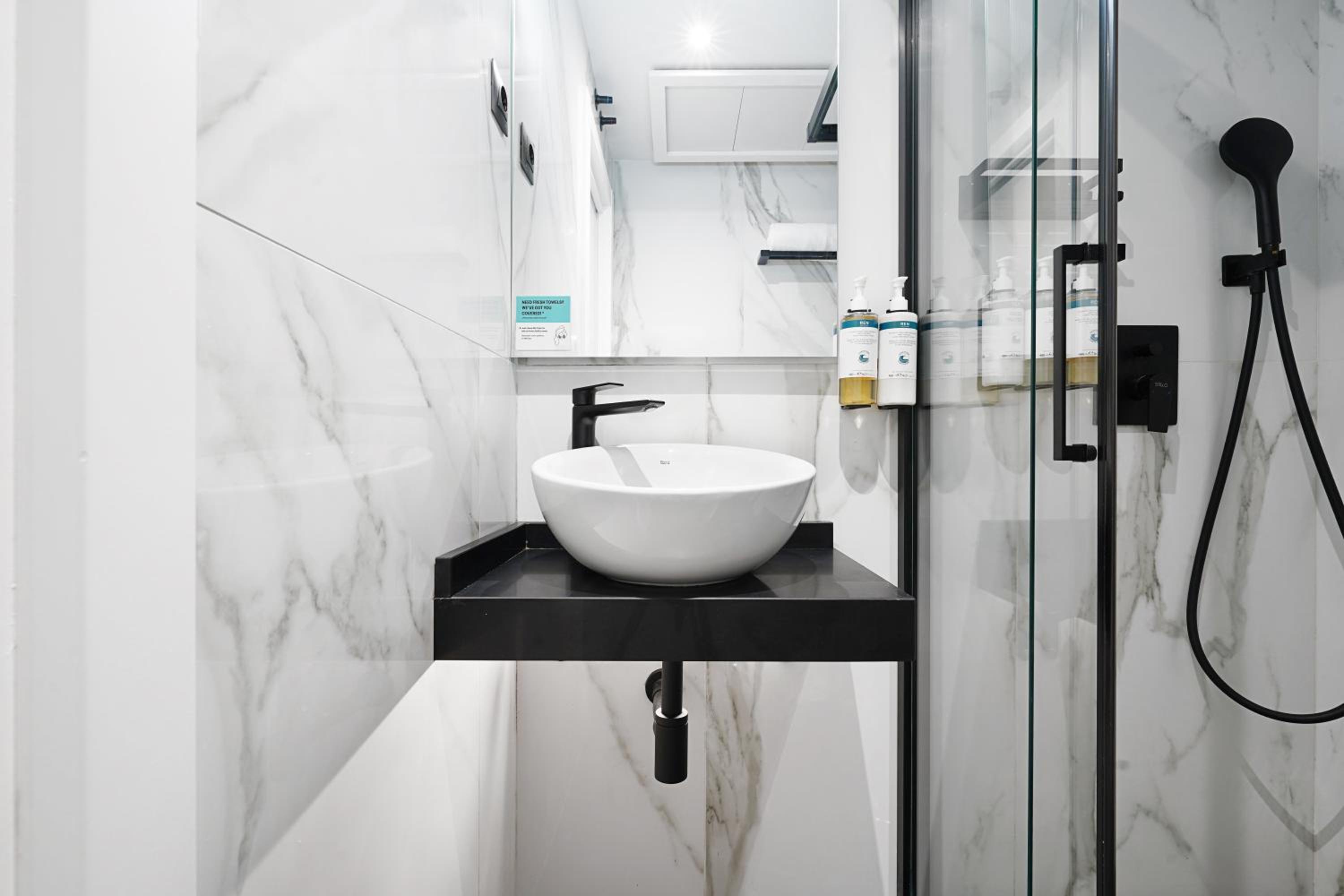 Medium Studio with Kitchenette photo 2