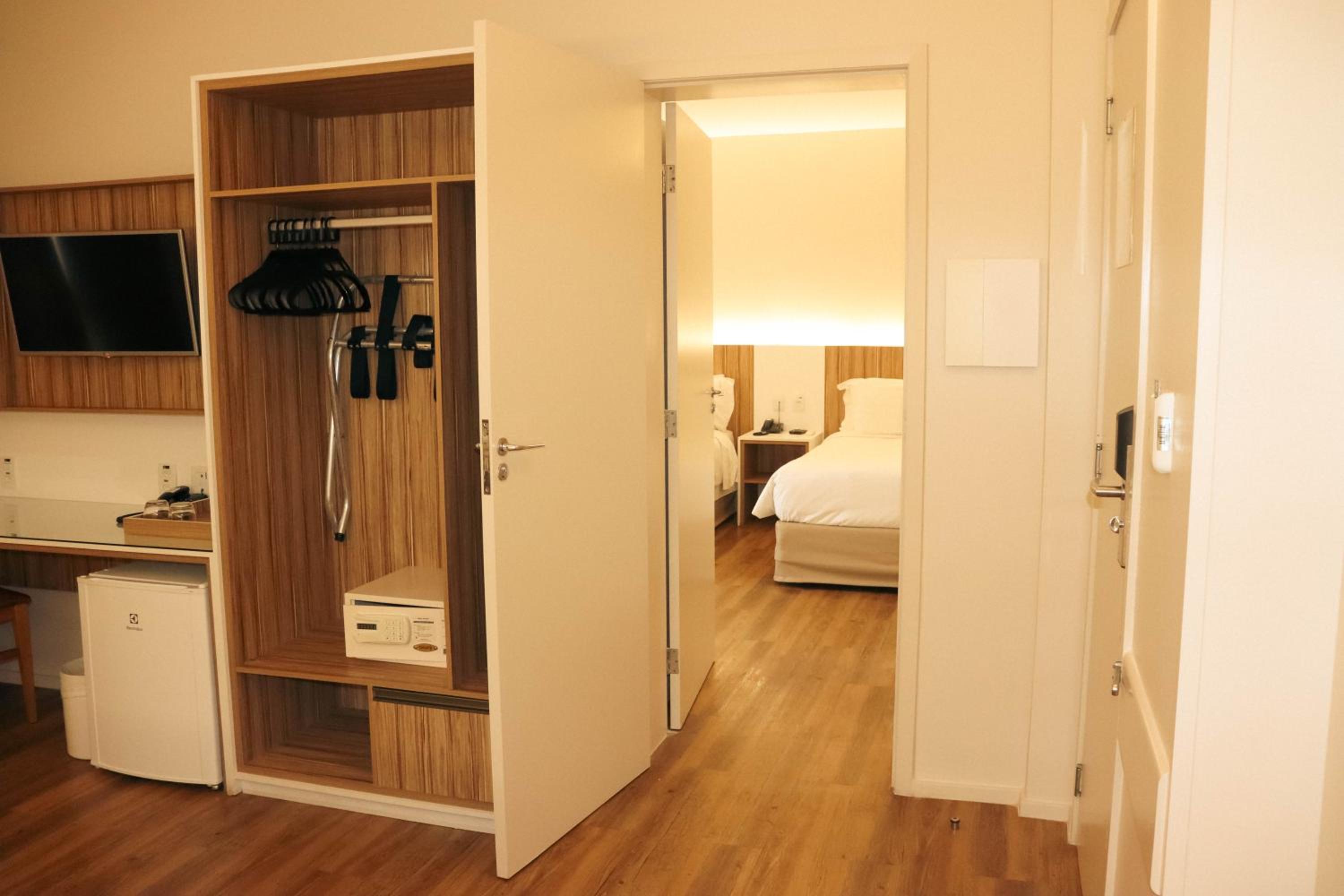 Superior Family Suite - Photo 1