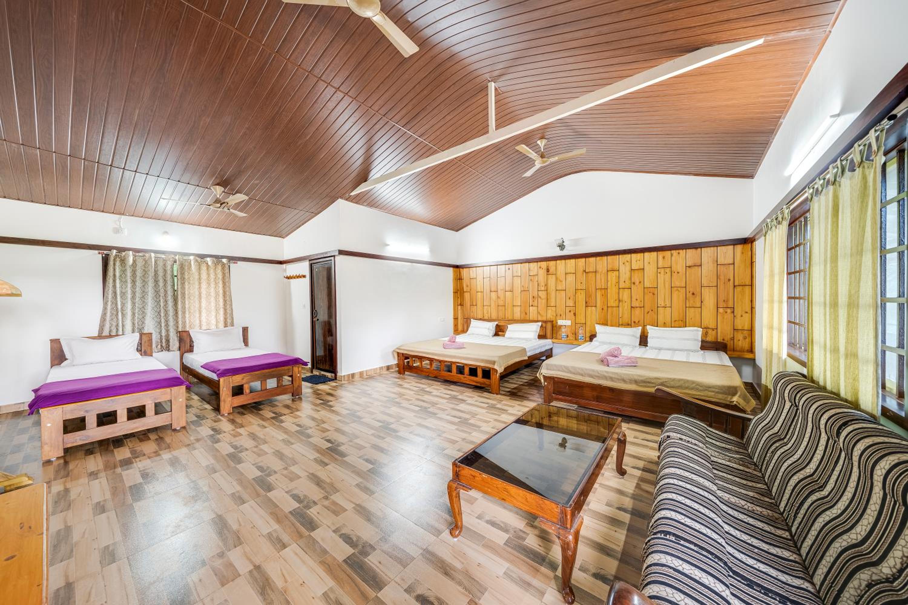 Classic Quadruple Room
