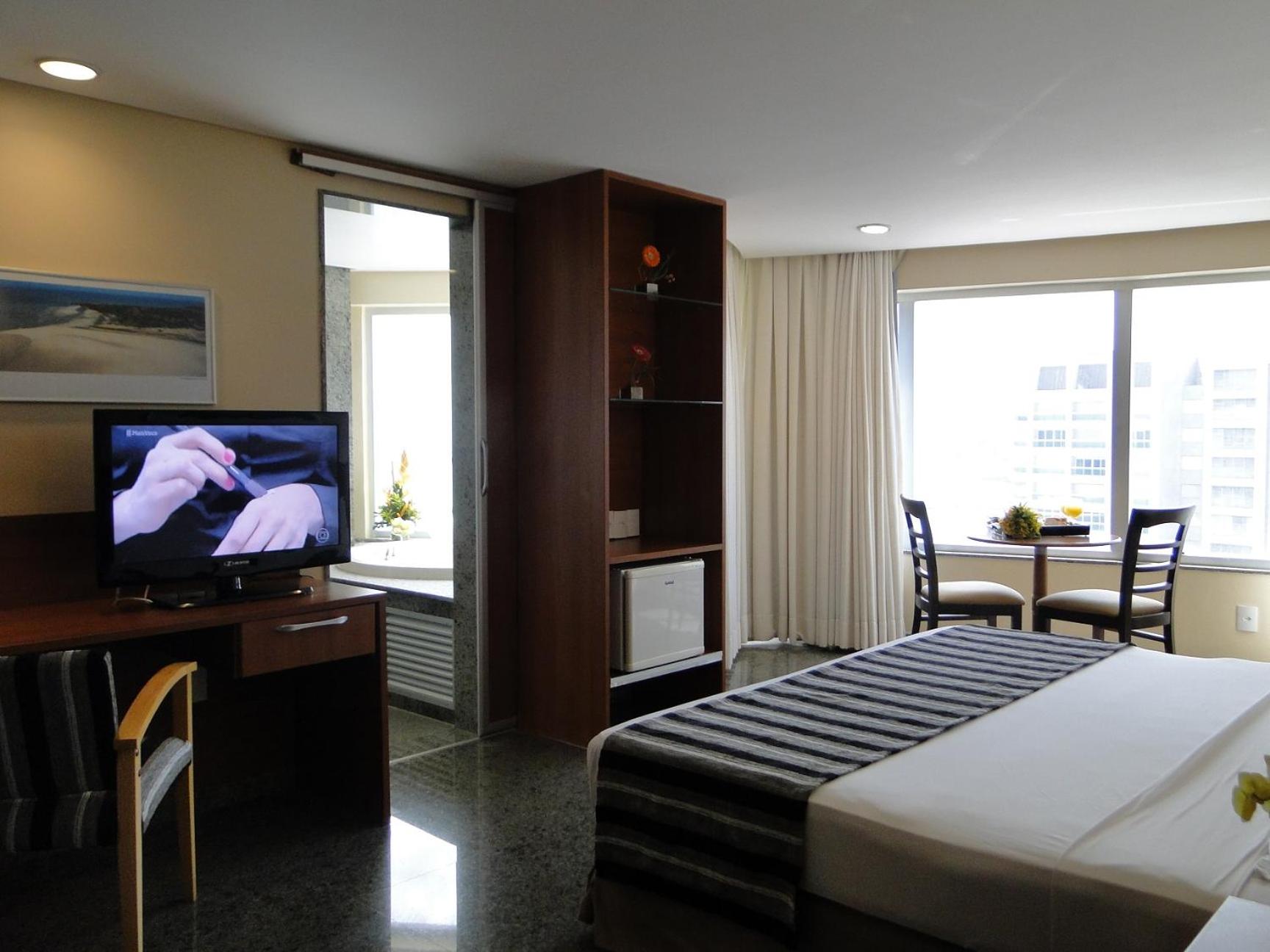 King Suite with Spa Bath - Photo 1