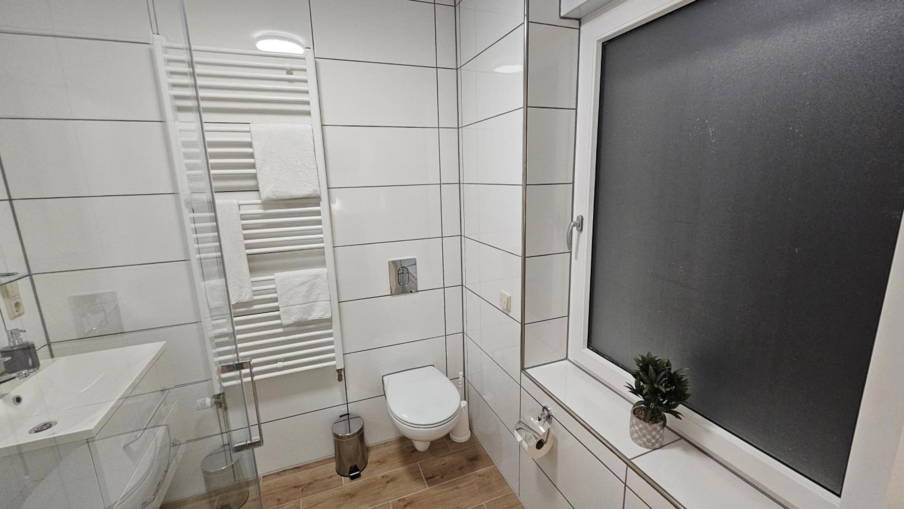Double Room with Private Bathroom - Photo 6