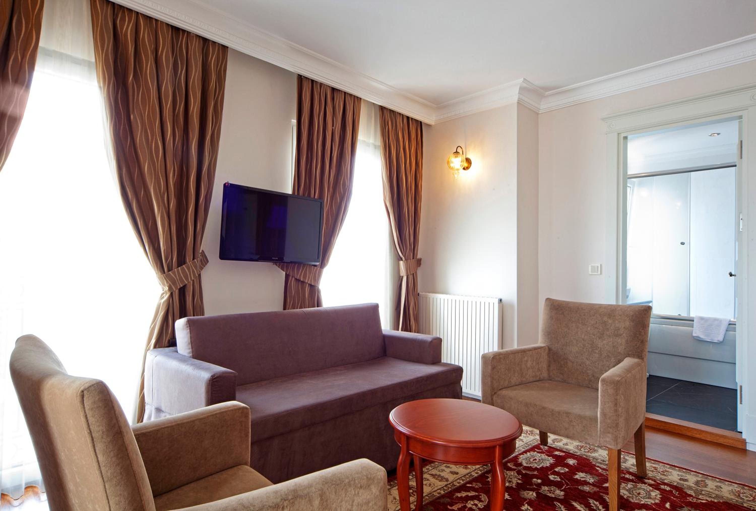 Superior Quadruple Room photo 2