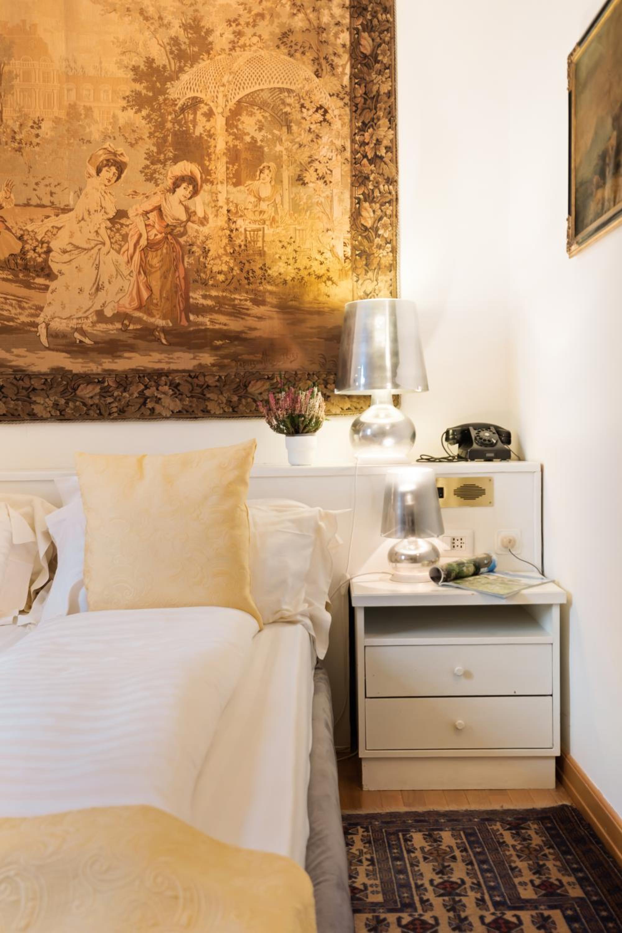 Standard Double Room - Photo 7