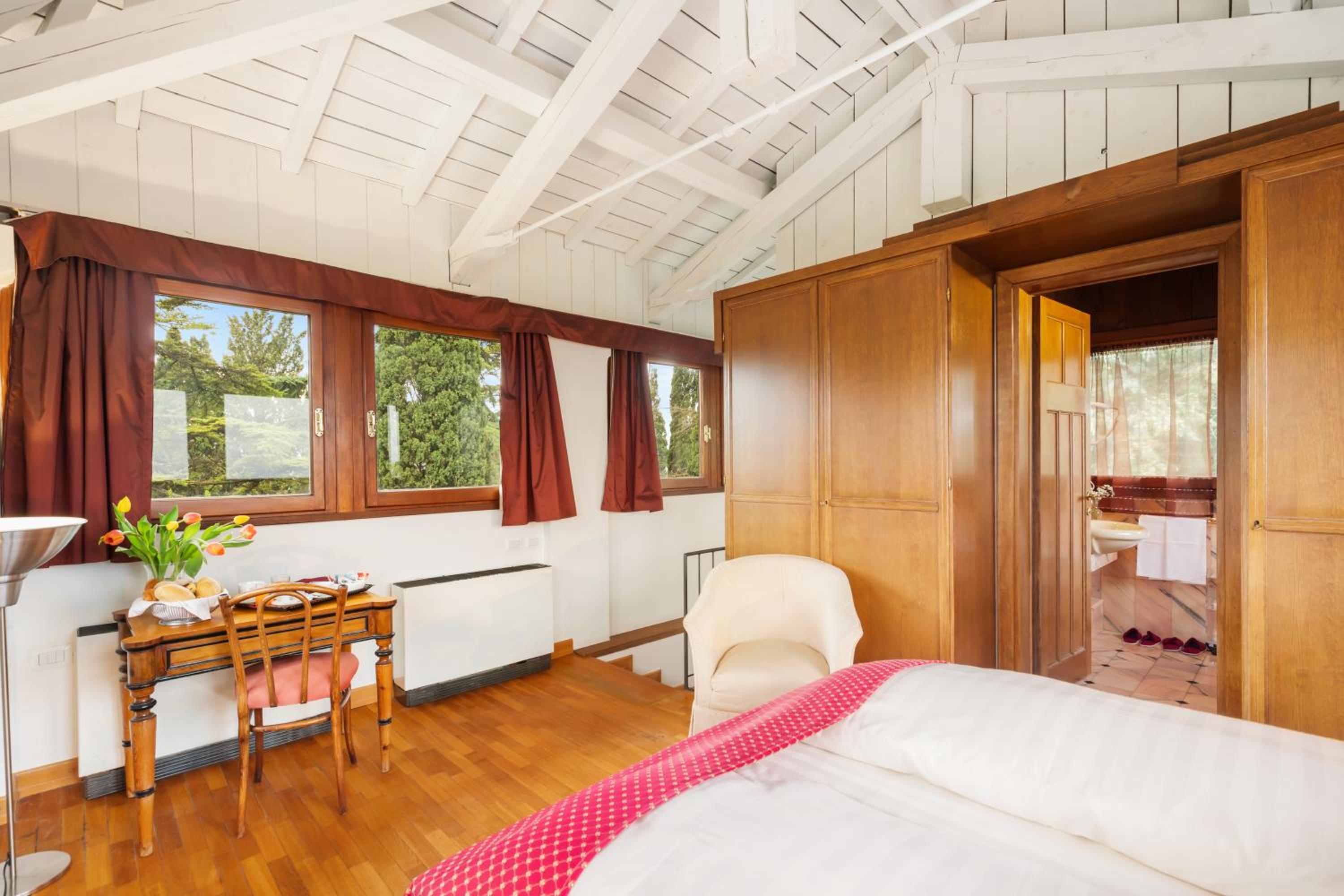 Superior Double Room - Photo 12