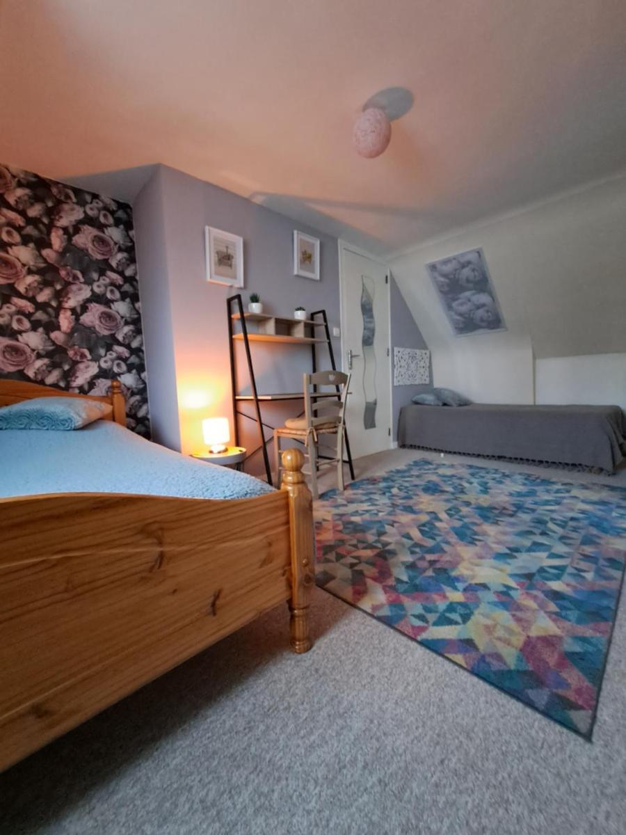 Triple Room with Private Bathroom photo 3