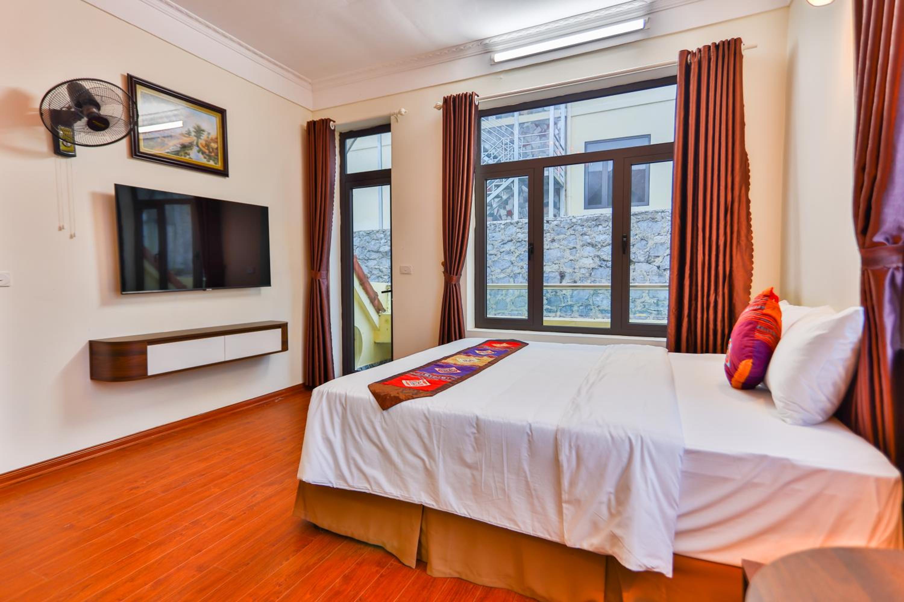 Superior Double or Twin Room with Mountain View photo 3
