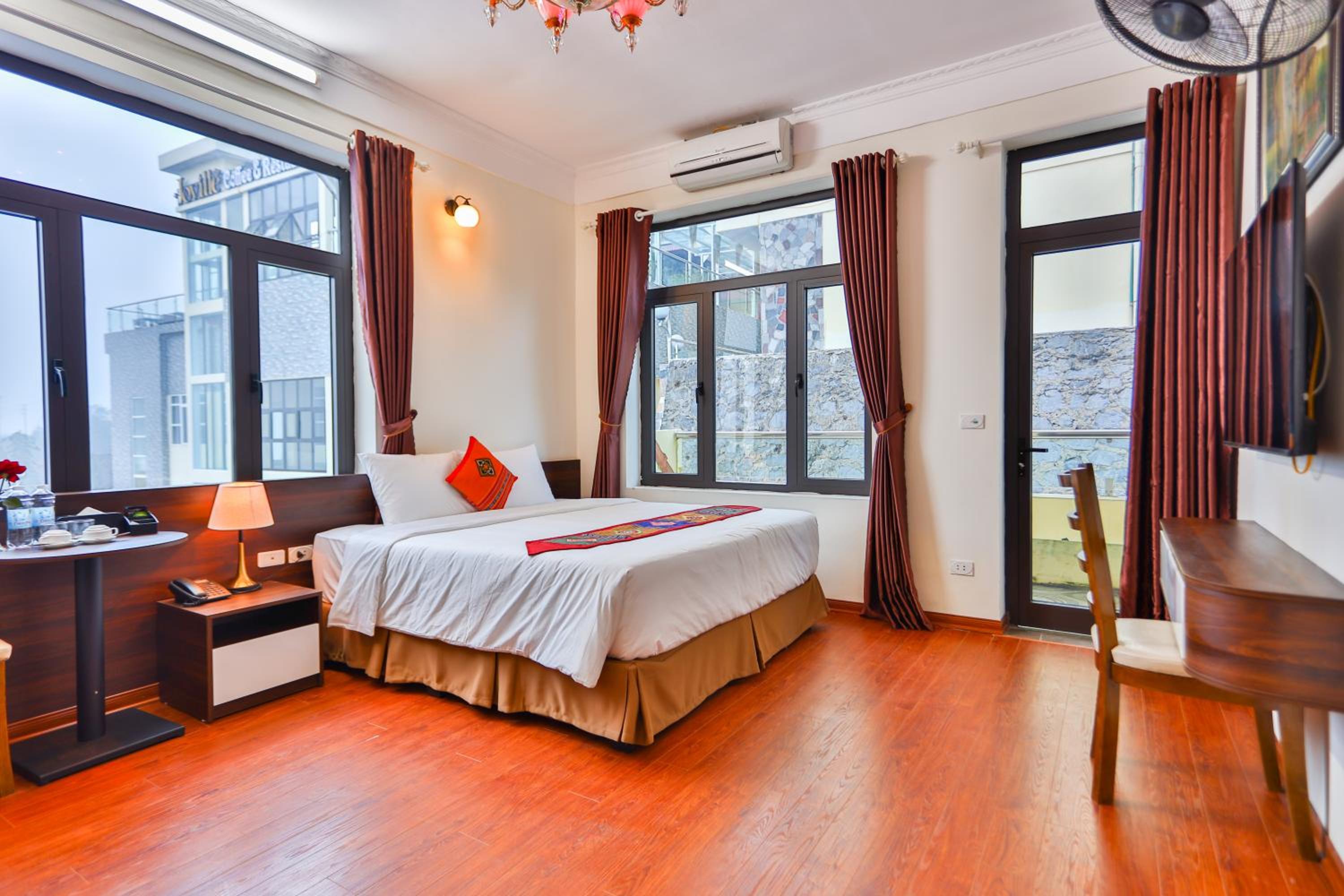 Superior Double or Twin Room with Mountain View photo 2