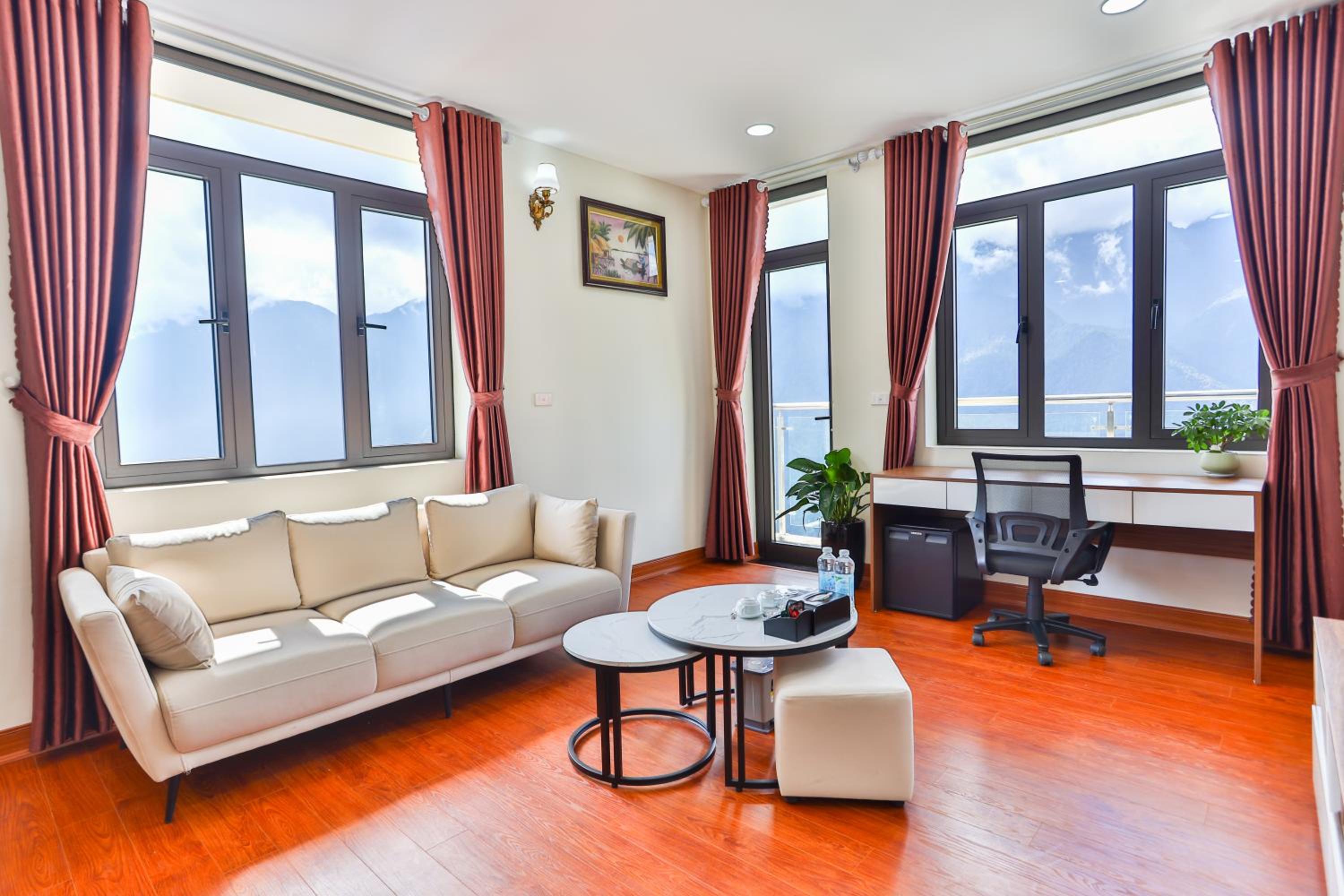 Junior Suite with Mountain View - Photo 9