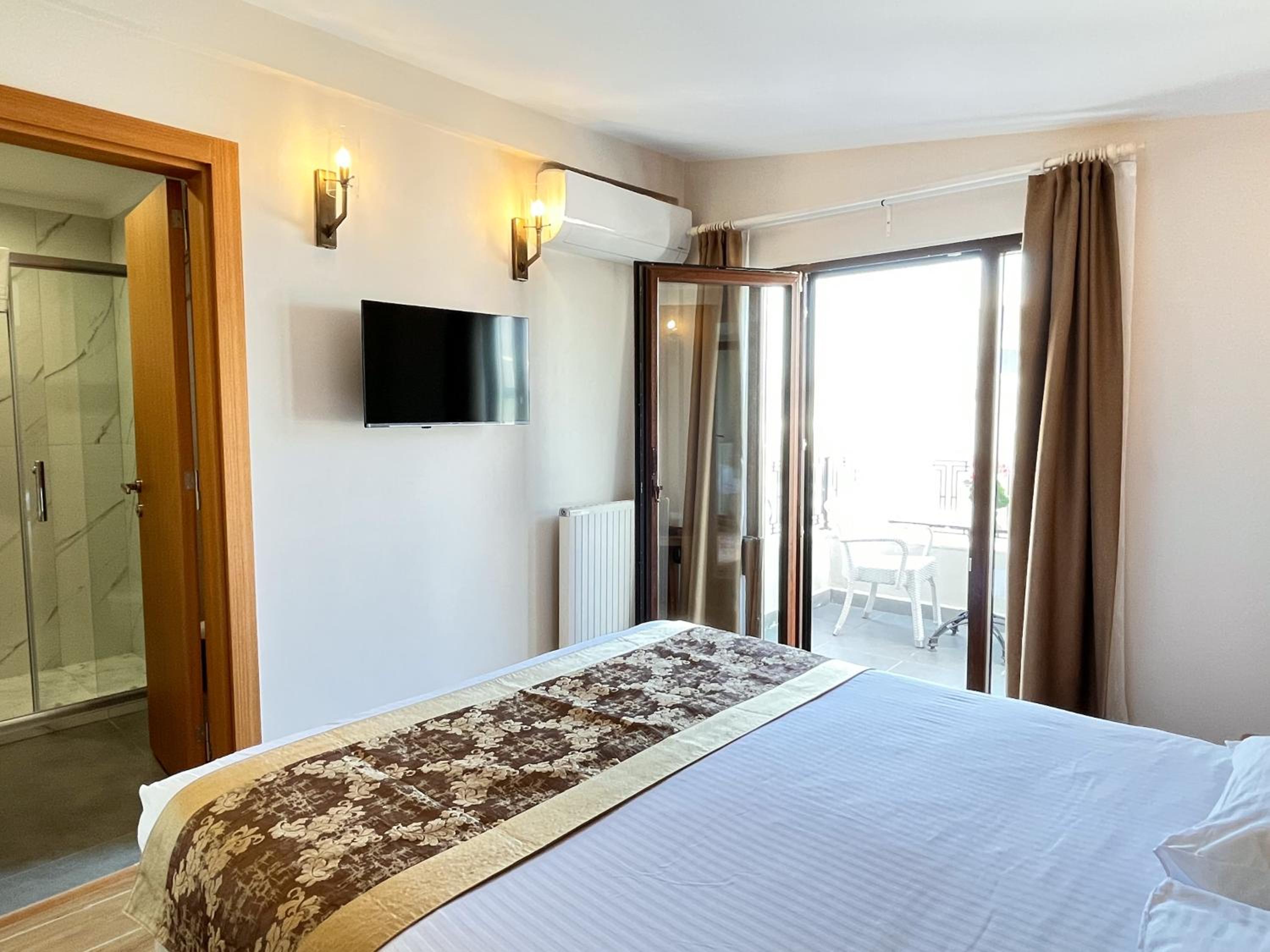 Superior Double Room with Balcony and Sea View photo 1