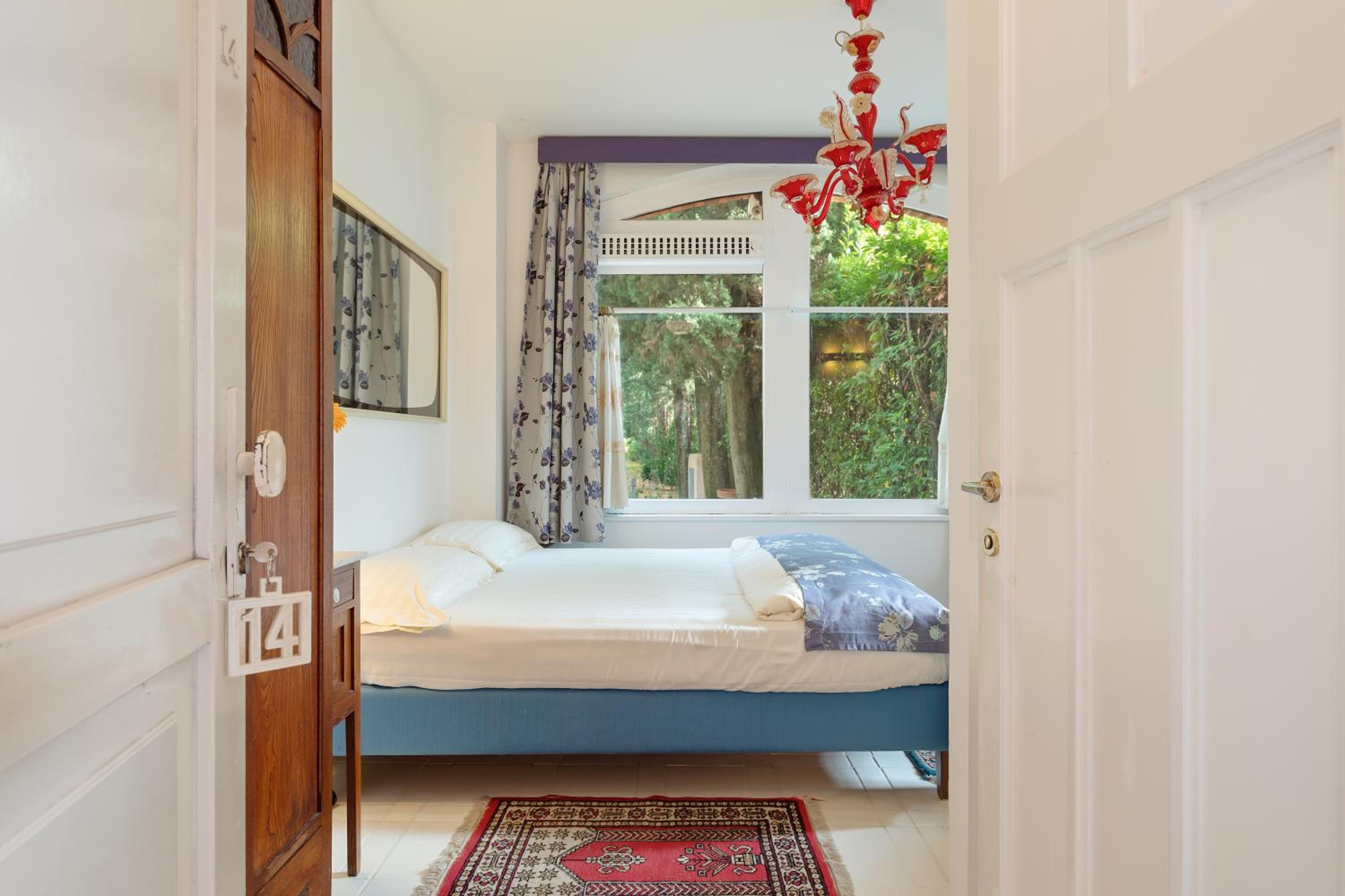 Standard Double Room - Photo 2