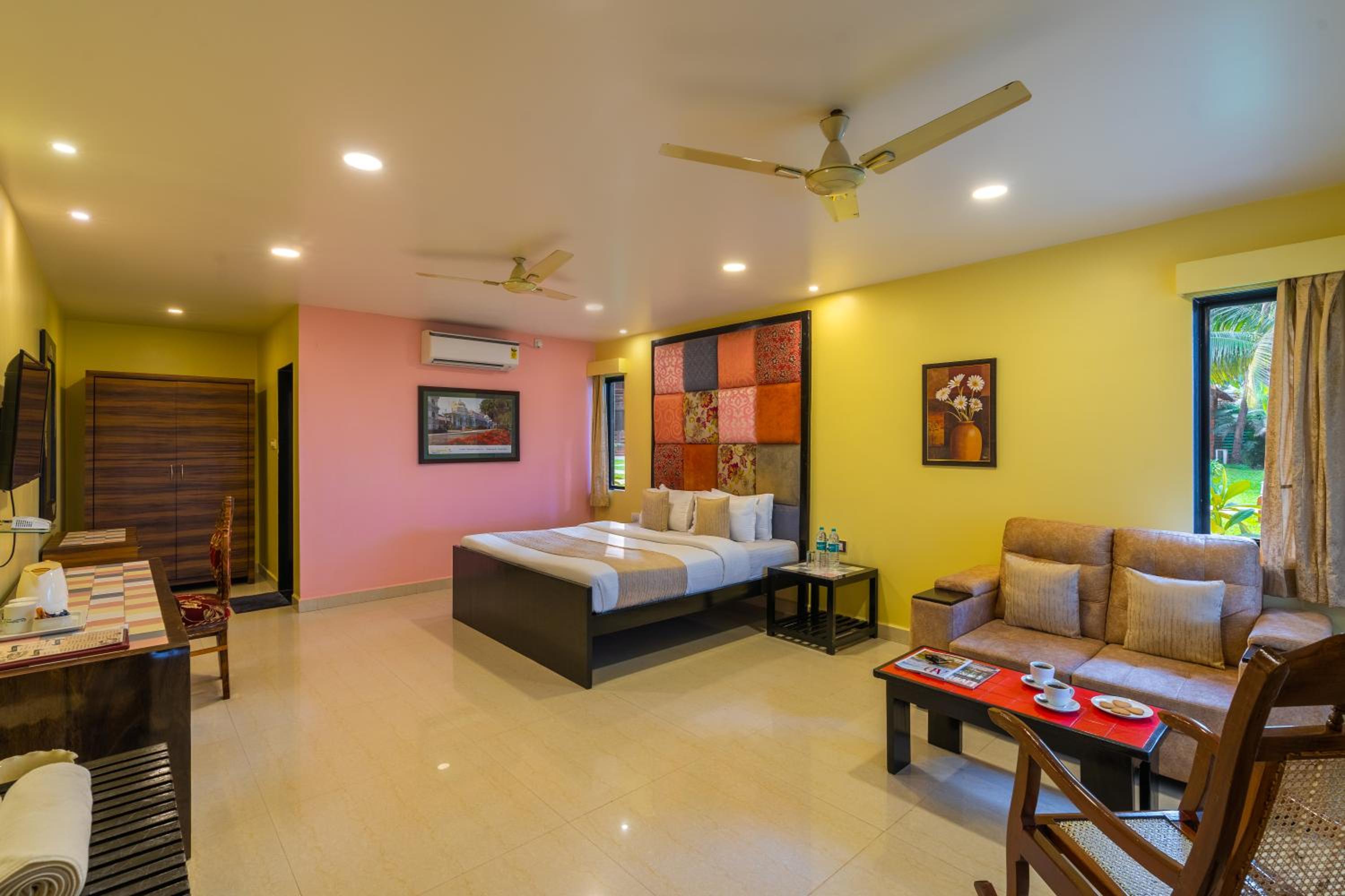Sea Facing Villa with Jacuzzi  10% Discount on Food & Beverages - 2+1 Happy Hours offer photo 1