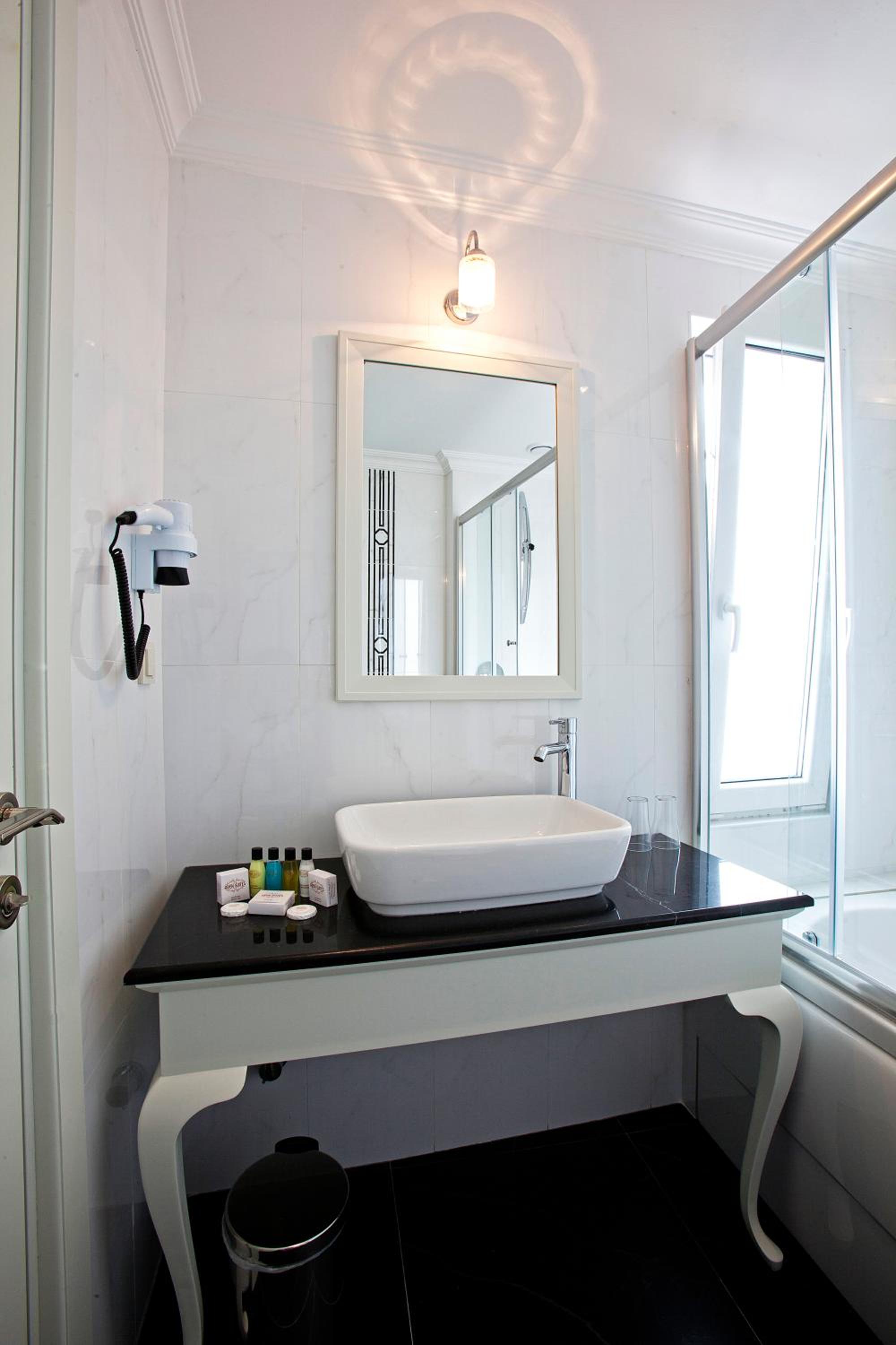 Superior Double or Twin Room photo 3