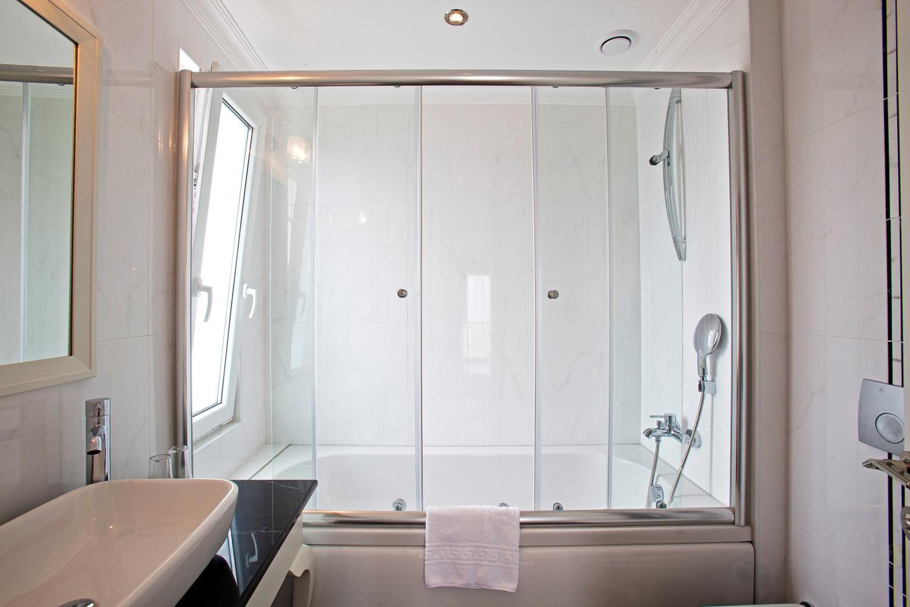 Superior Double or Twin Room photo 2