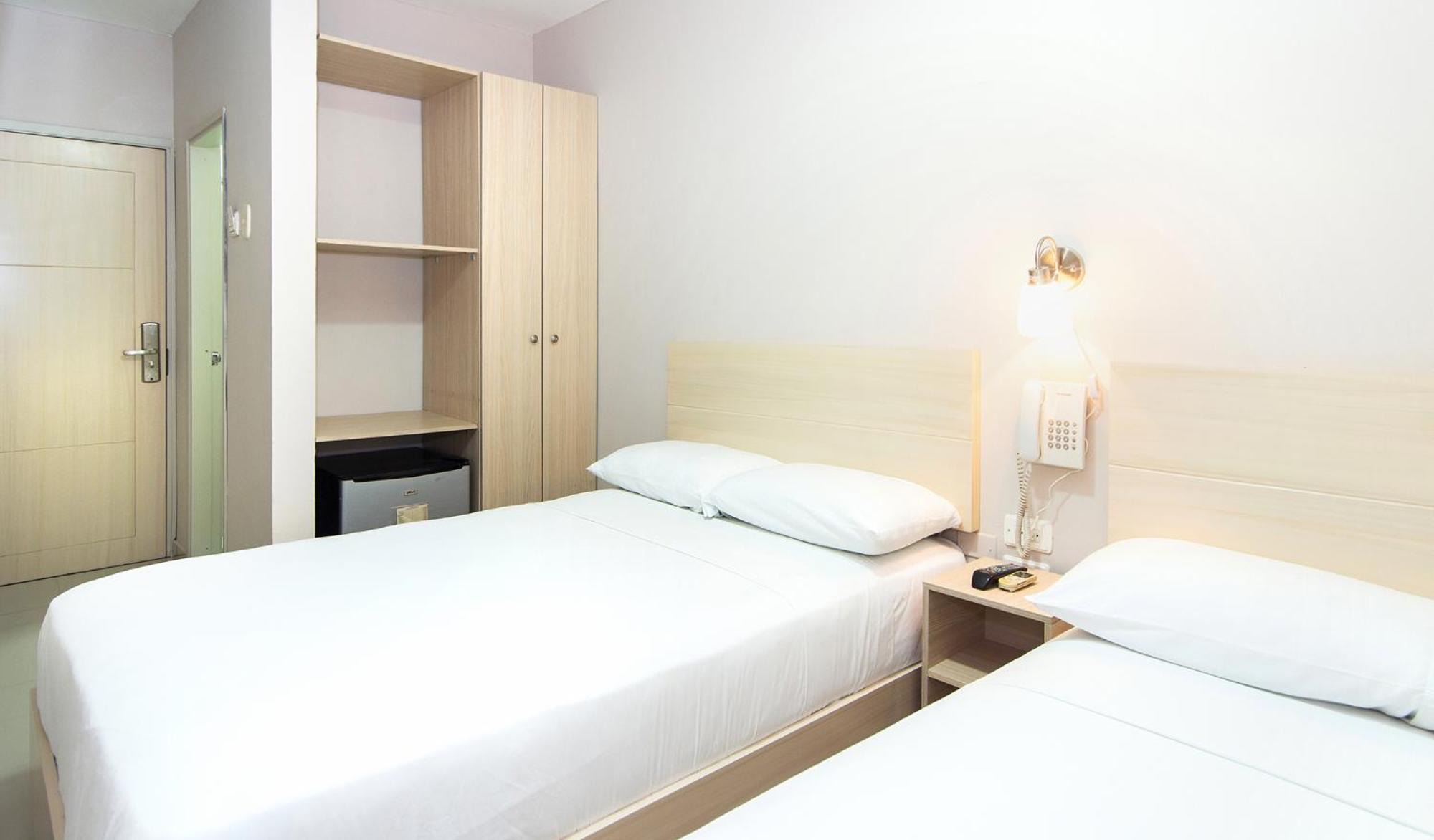 Standard Twin Room photo 2